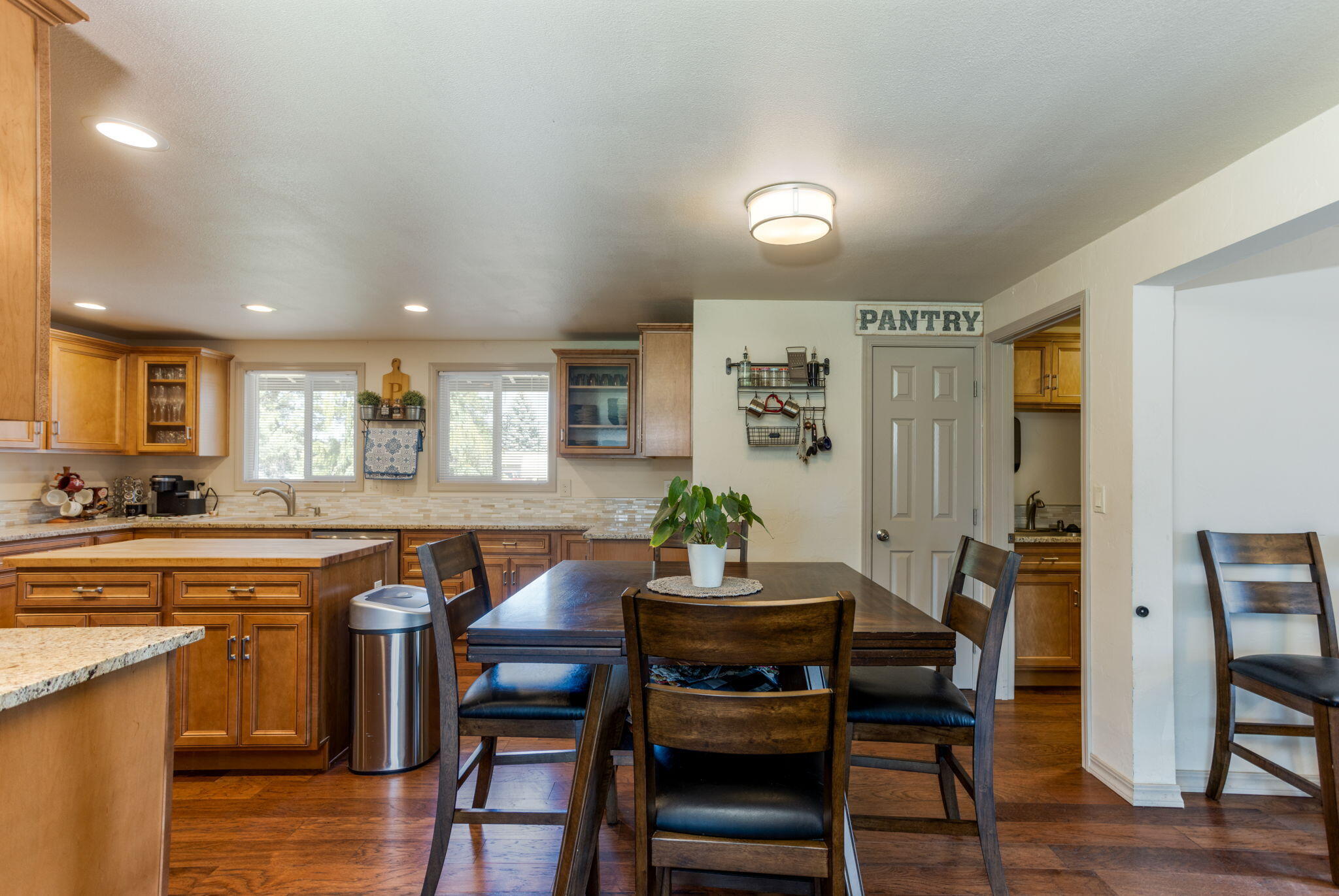 2506 SW Wickiup Avenue