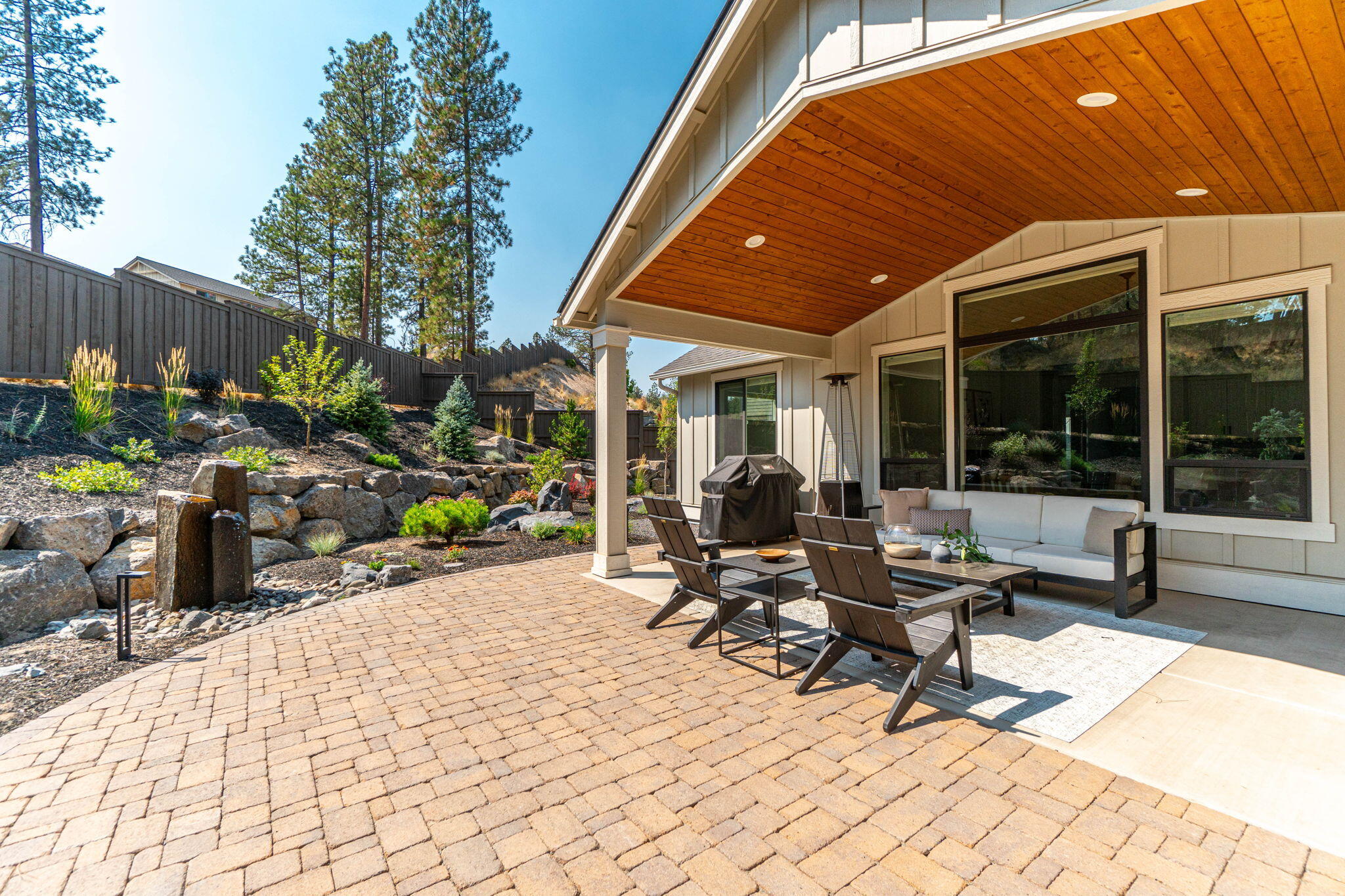 2016 NW Lobinie Court