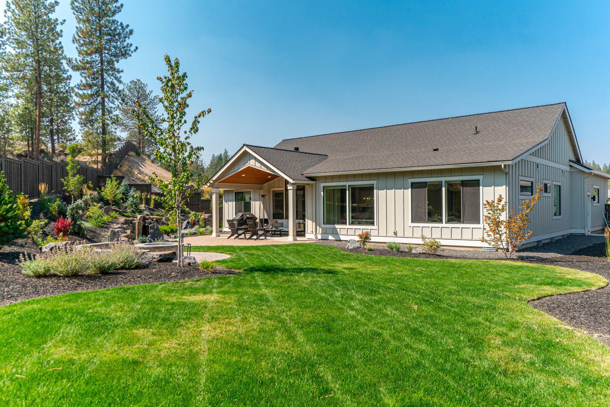 2016 NW Lobinie Court