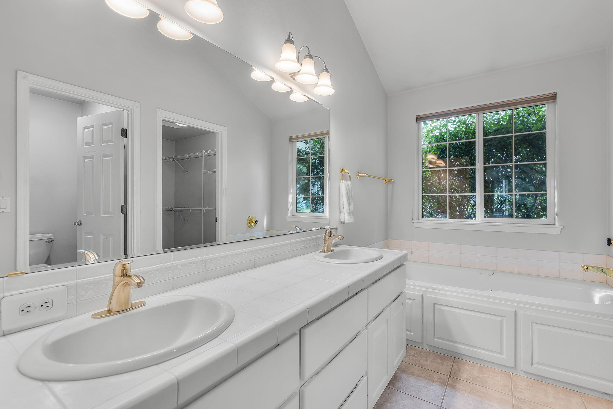 1932 SE Fairwood Drive