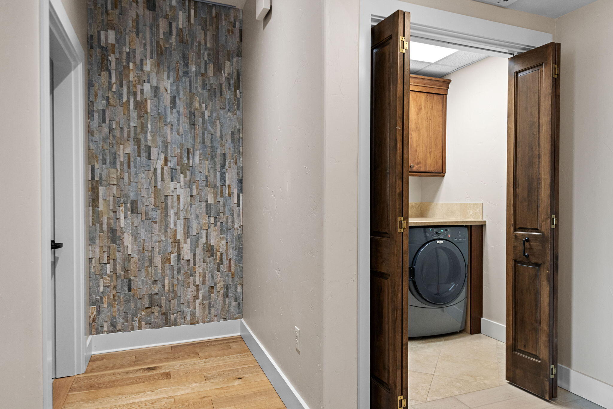 550 NW Franklin Avenue Unit: 6