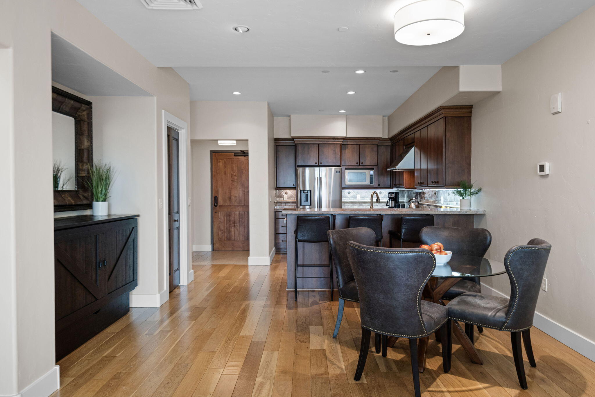 550 NW Franklin Avenue Unit: 6