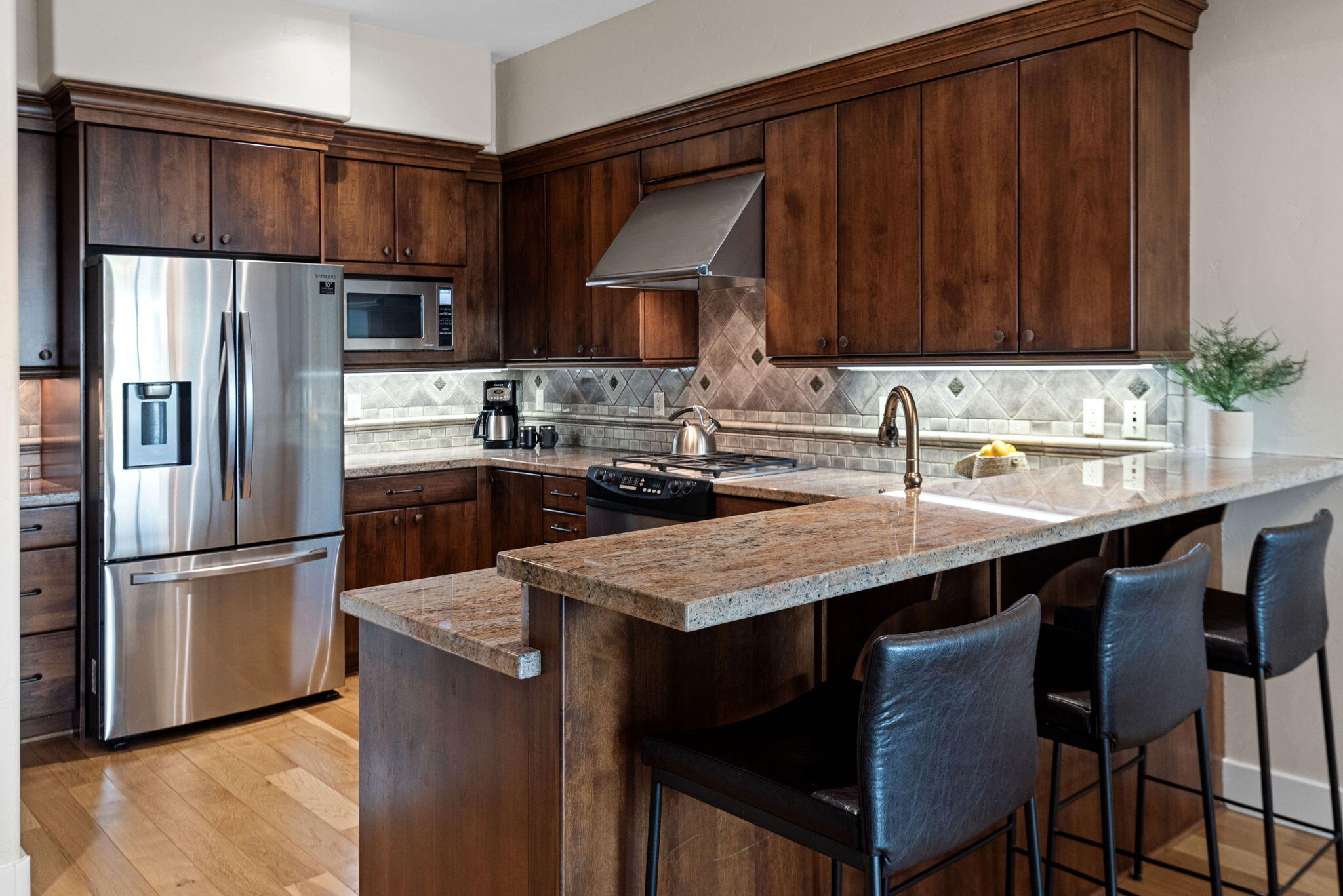 550 NW Franklin Avenue Unit: 6