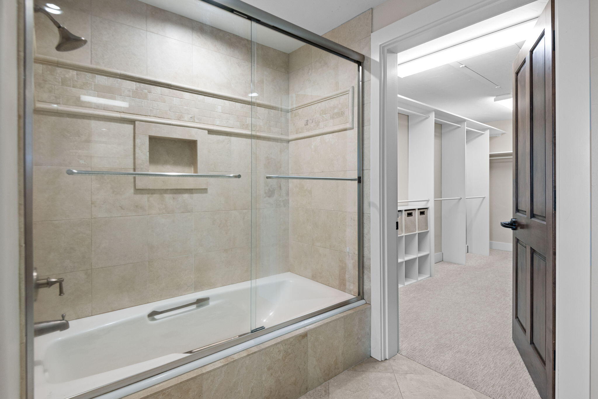 550 NW Franklin Avenue Unit: 6