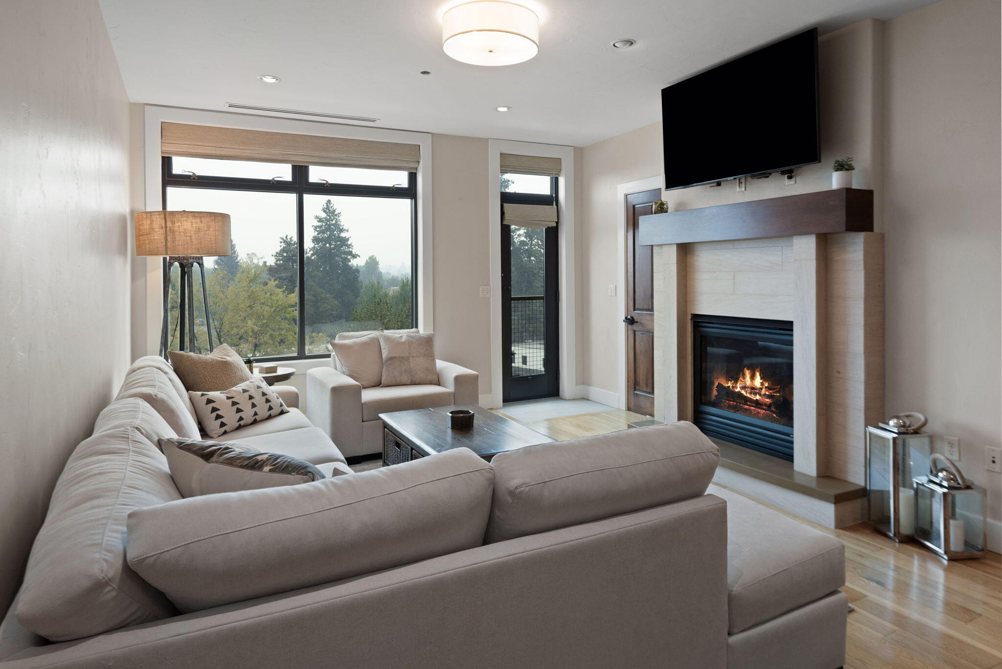 550 NW Franklin Avenue Unit: 6