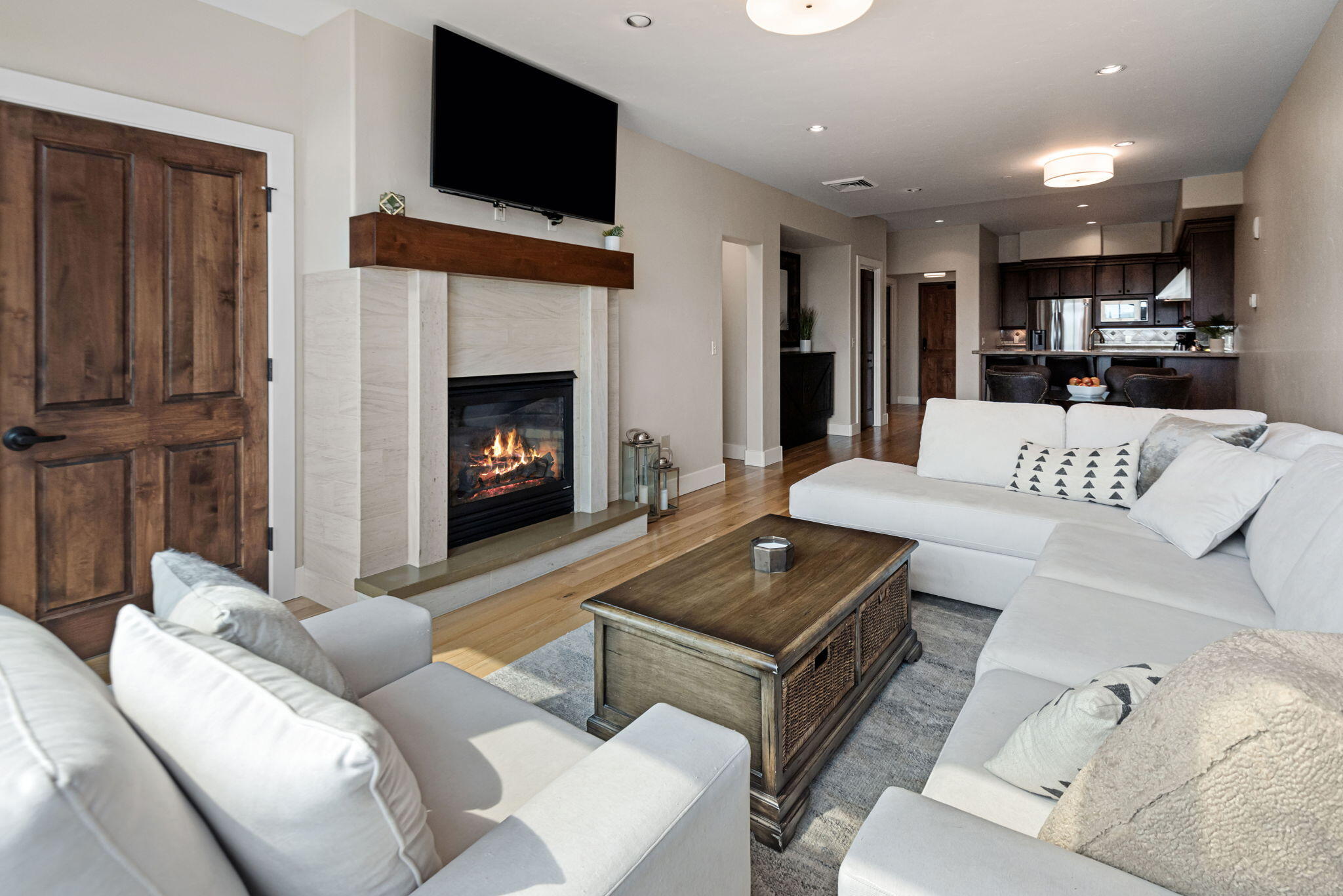 550 NW Franklin Avenue Unit: 6