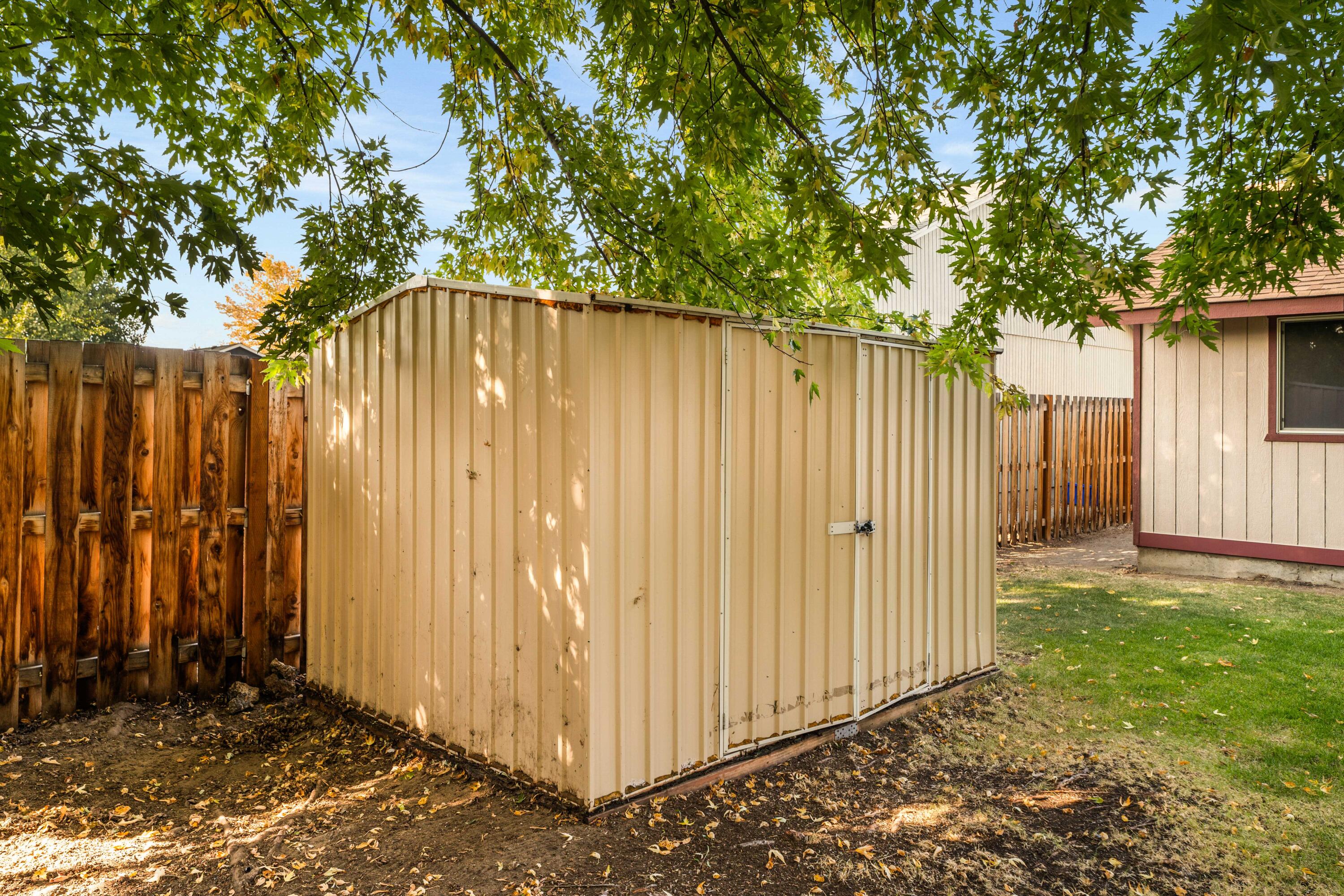 3128 SW Reindeer Avenue