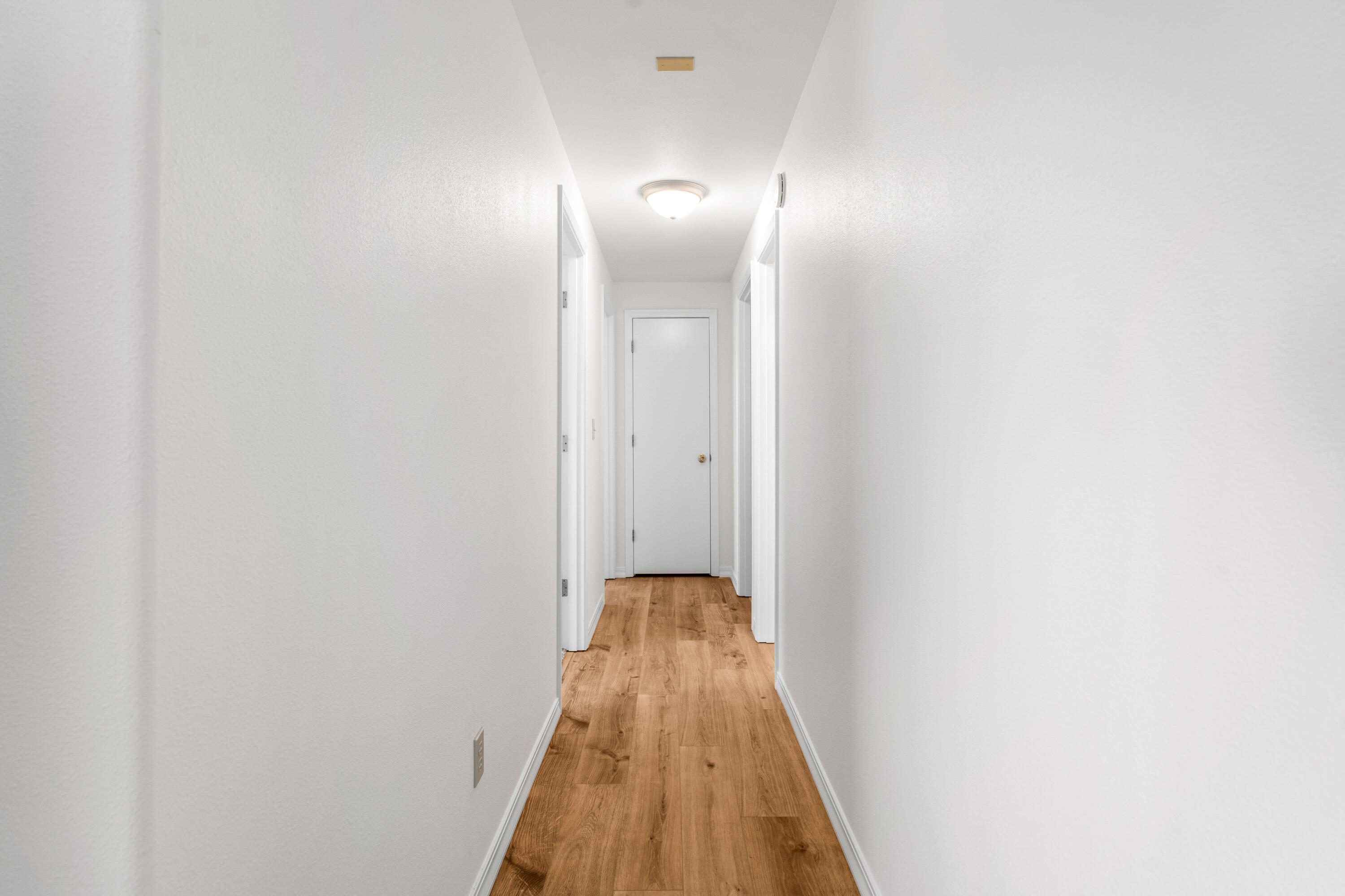 3128 SW Reindeer Avenue