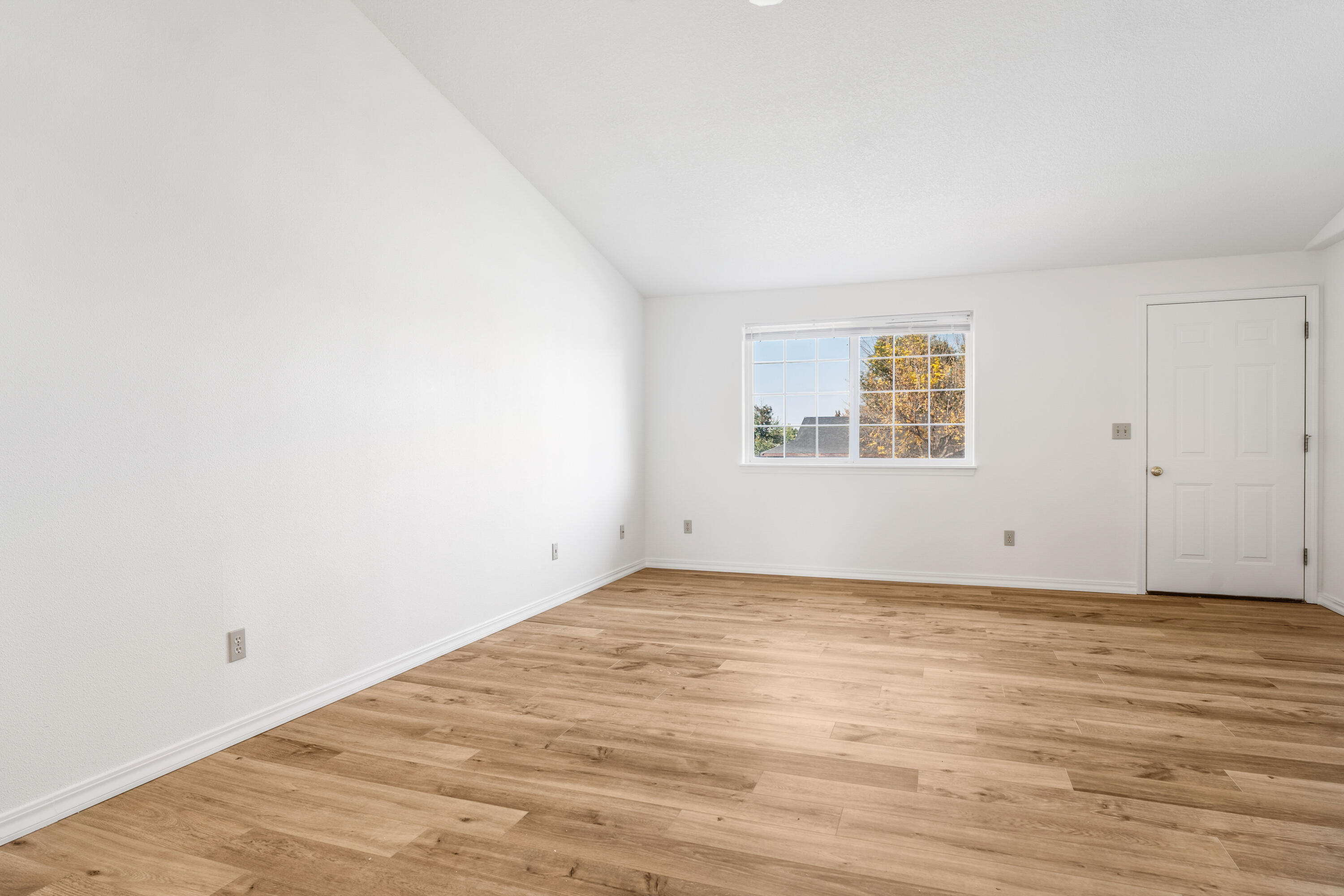 3128 SW Reindeer Avenue