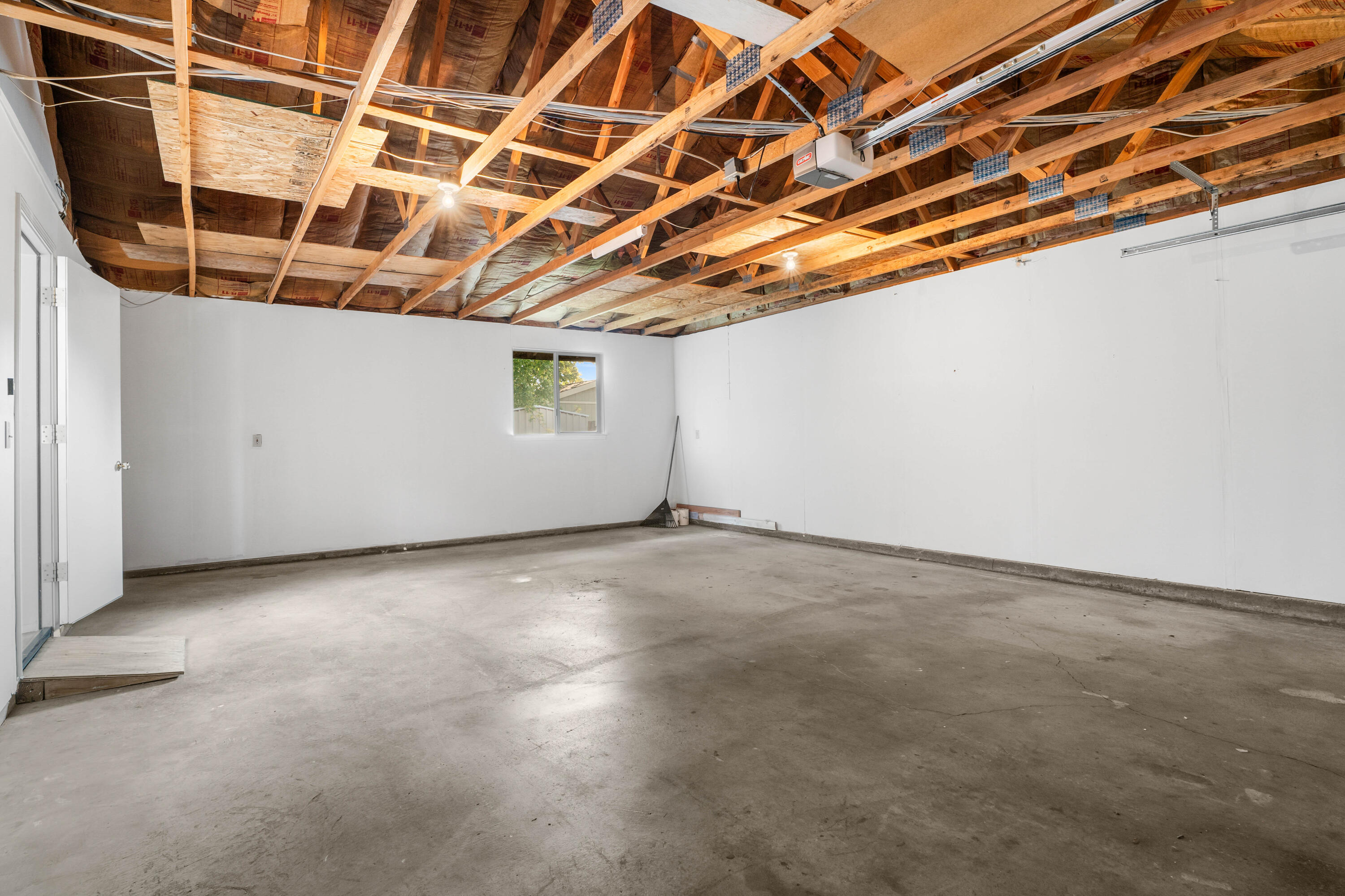 3128 SW Reindeer Avenue