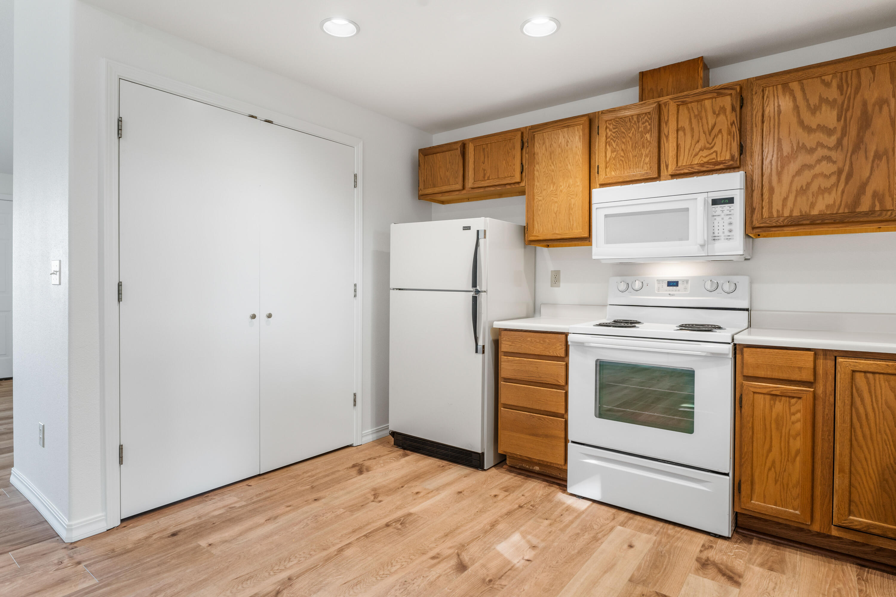 3128 SW Reindeer Avenue