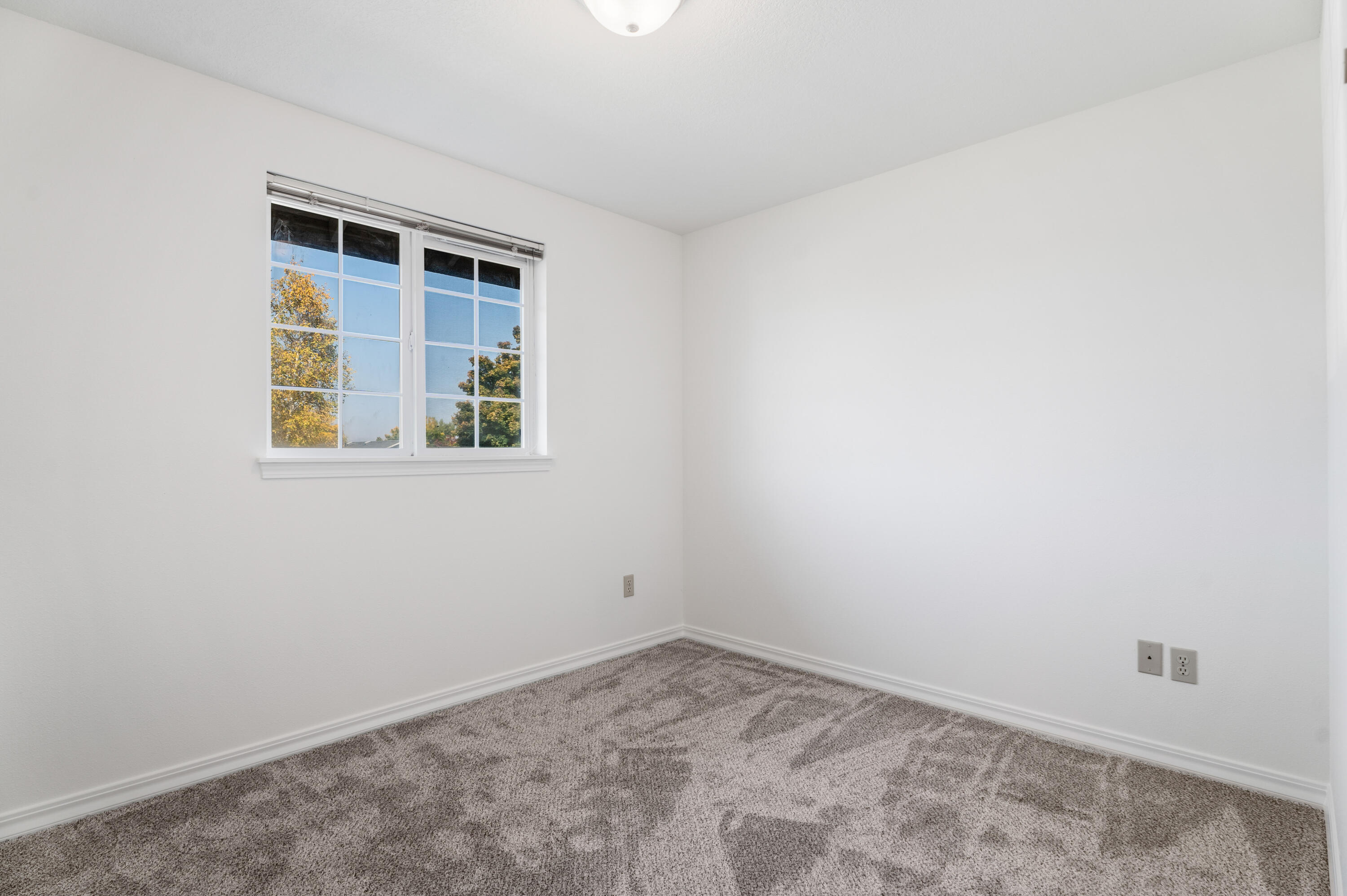 3128 SW Reindeer Avenue