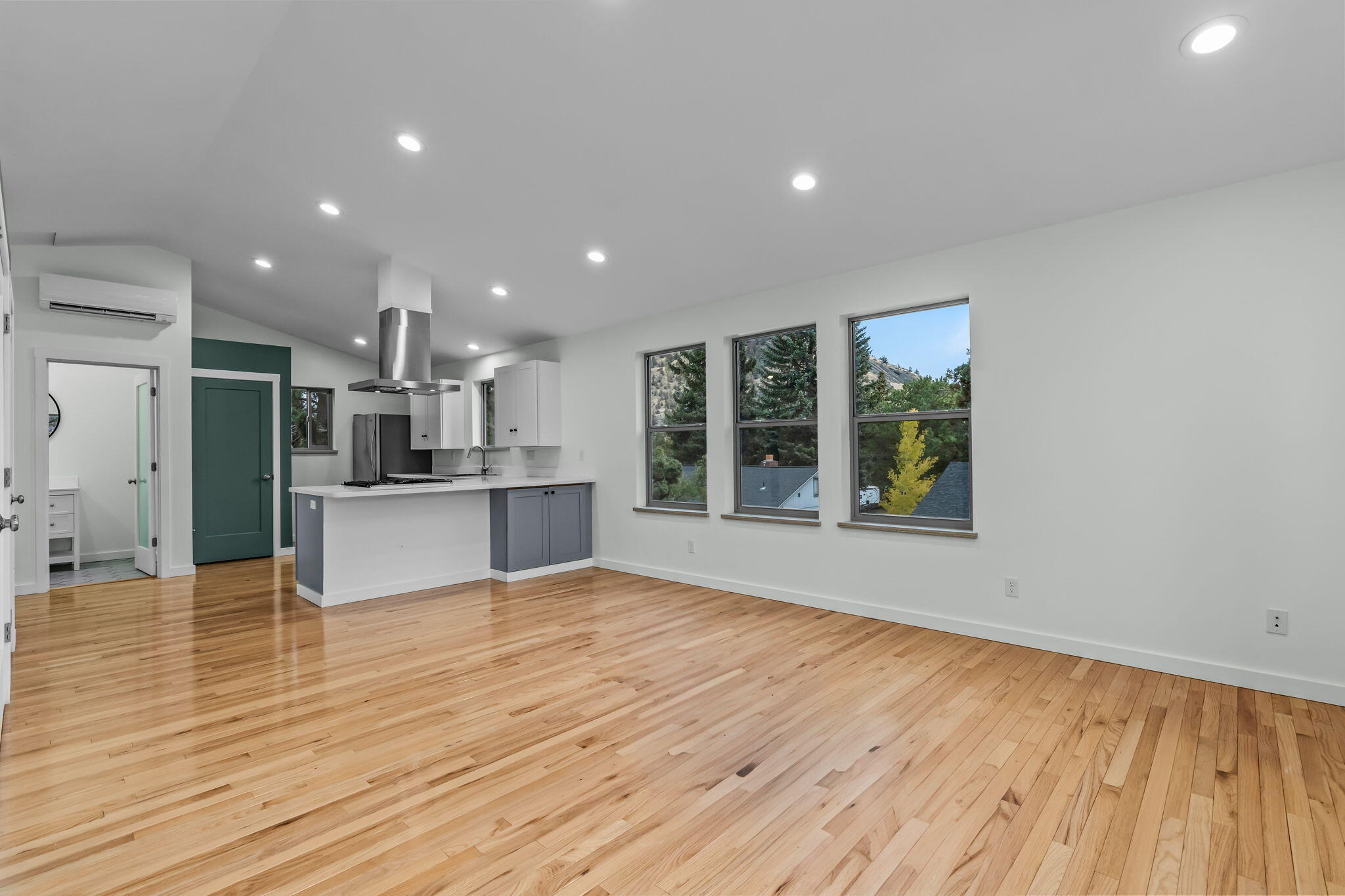 612 NE 11th Street Unit: 1 & 2