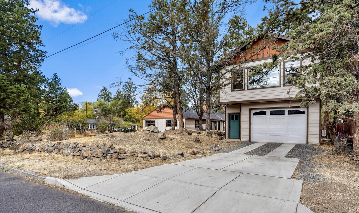 612 NE 11th Street Unit: 1 & 2