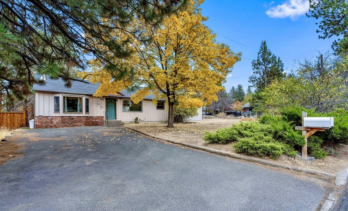 612 NE 11th Street Unit: 1 & 2