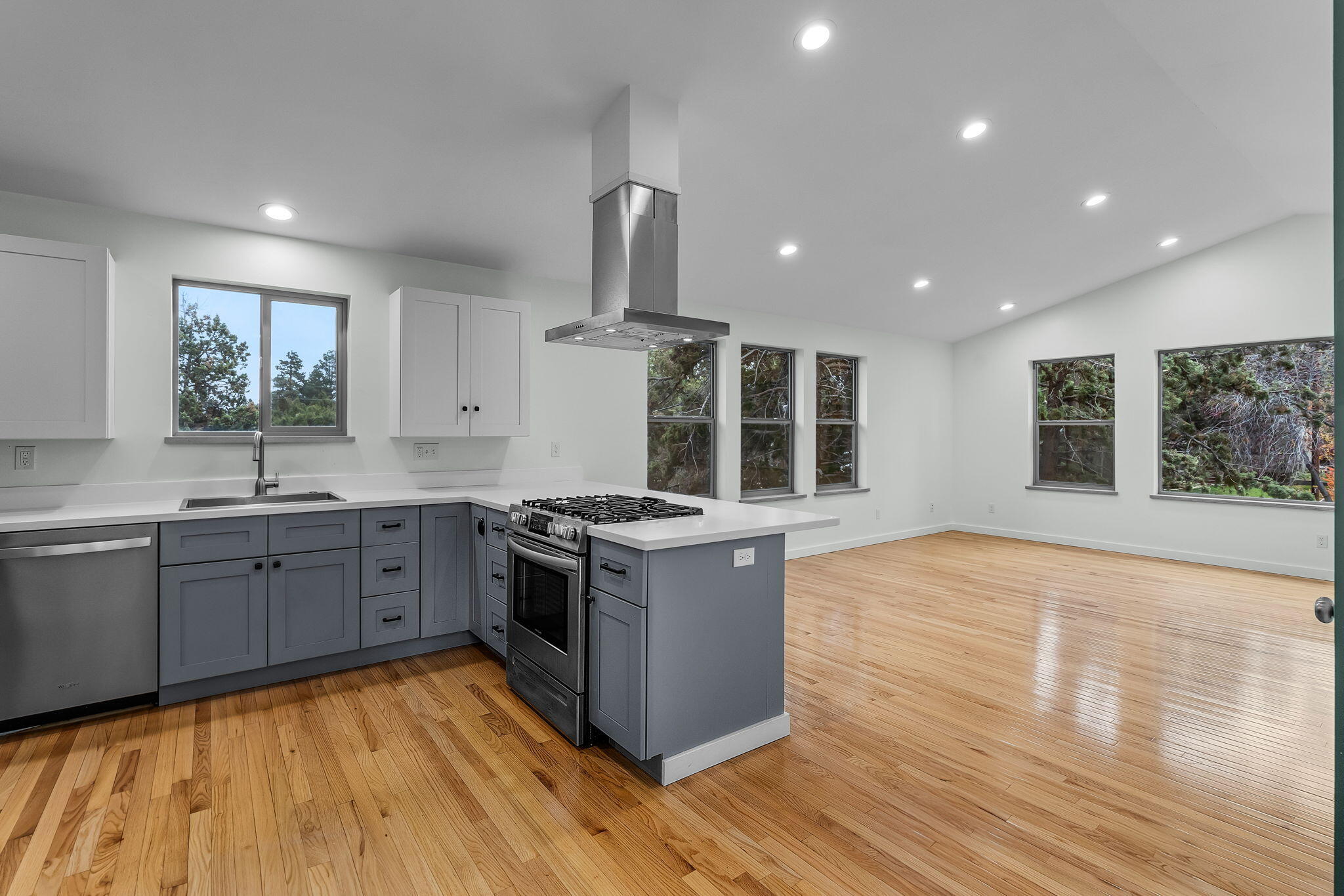 612 NE 11th Street Unit: 1 & 2