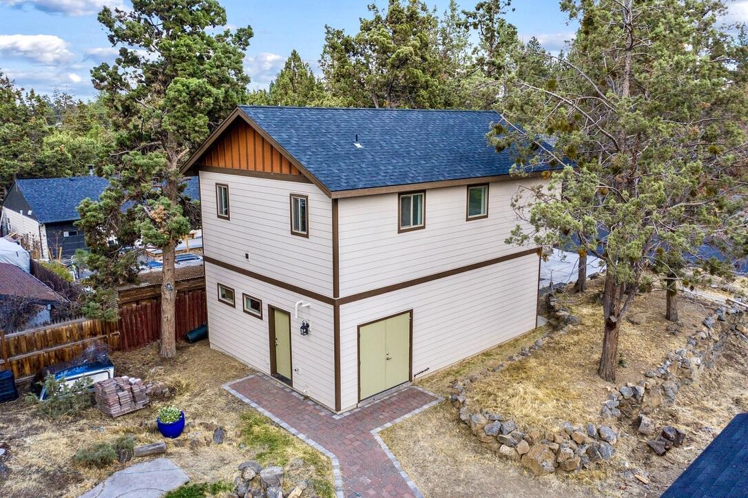 612 NE 11th Street Unit: 1 & 2