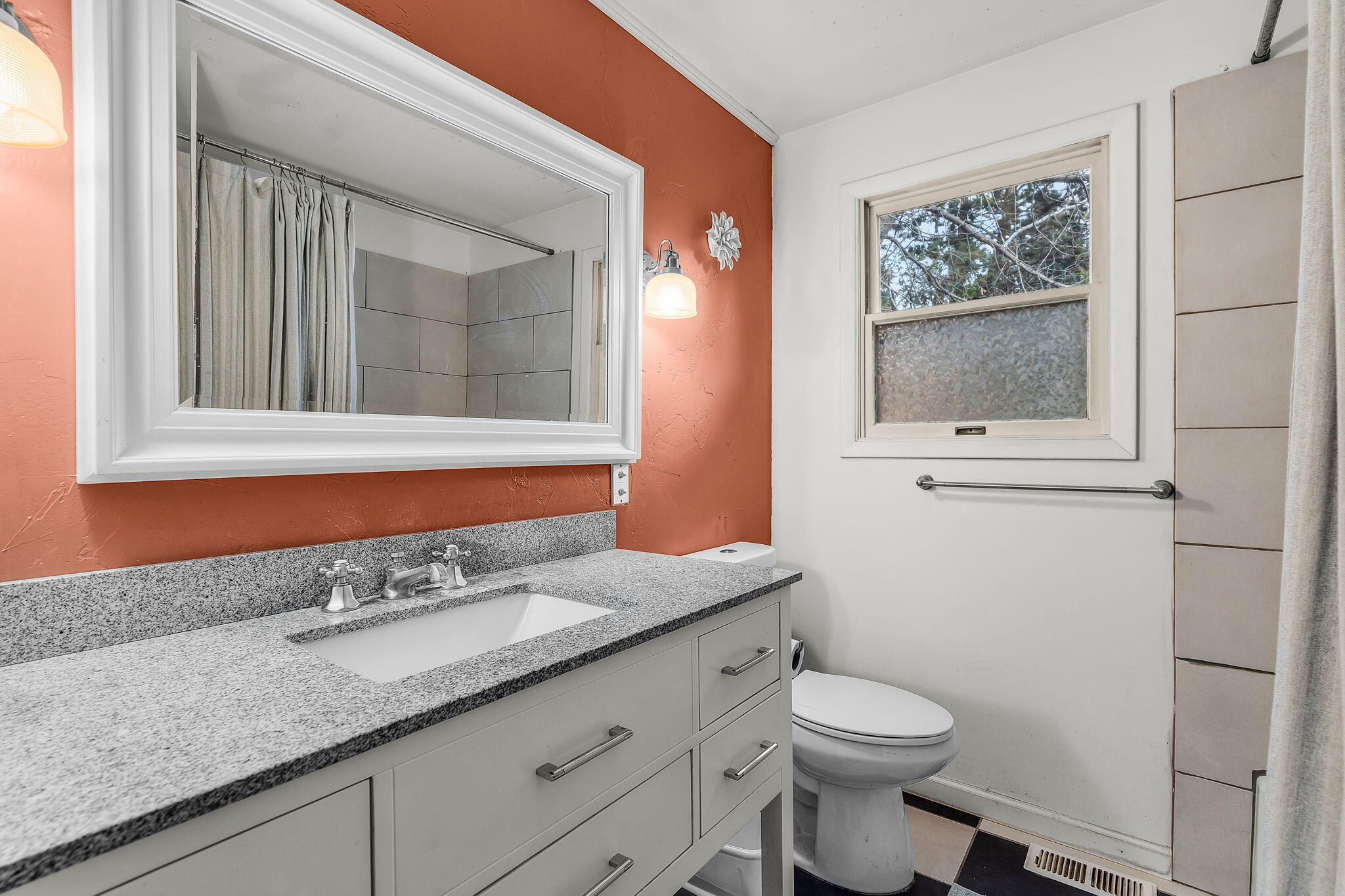 612 NE 11th Street Unit: 1 & 2