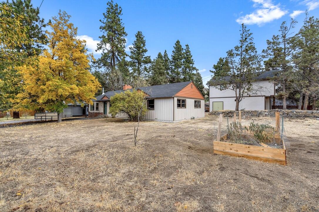 612 NE 11th Street Unit: 1 & 2