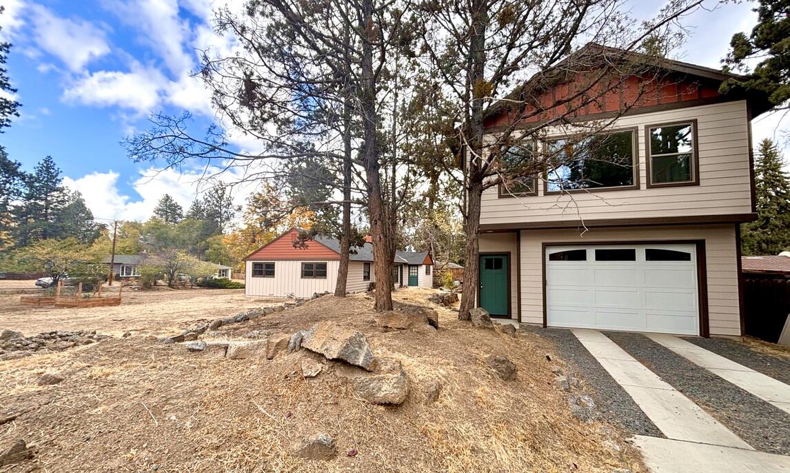 612 NE 11th Street Unit: 1 & 2