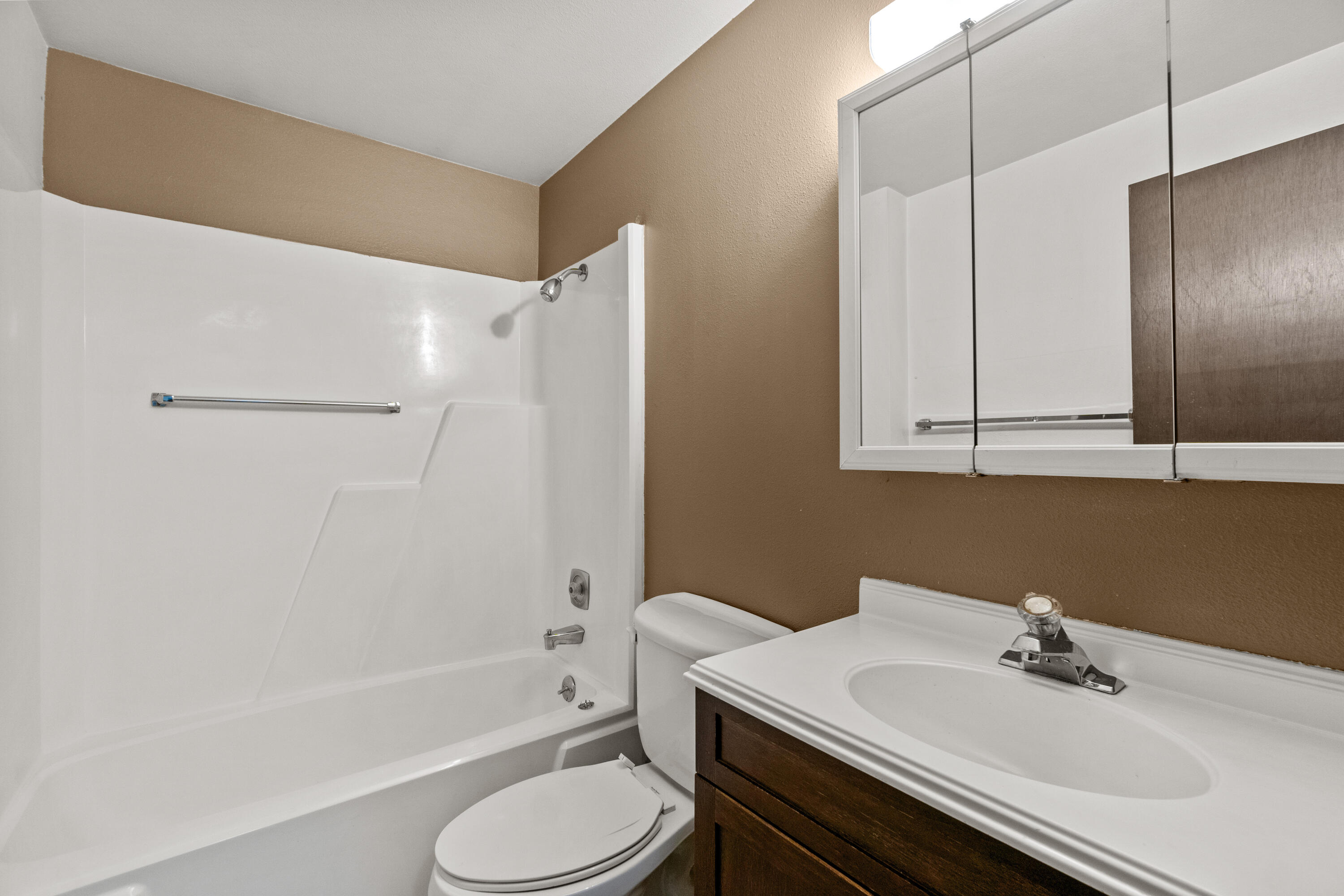 1120 Brookswood Boulevard