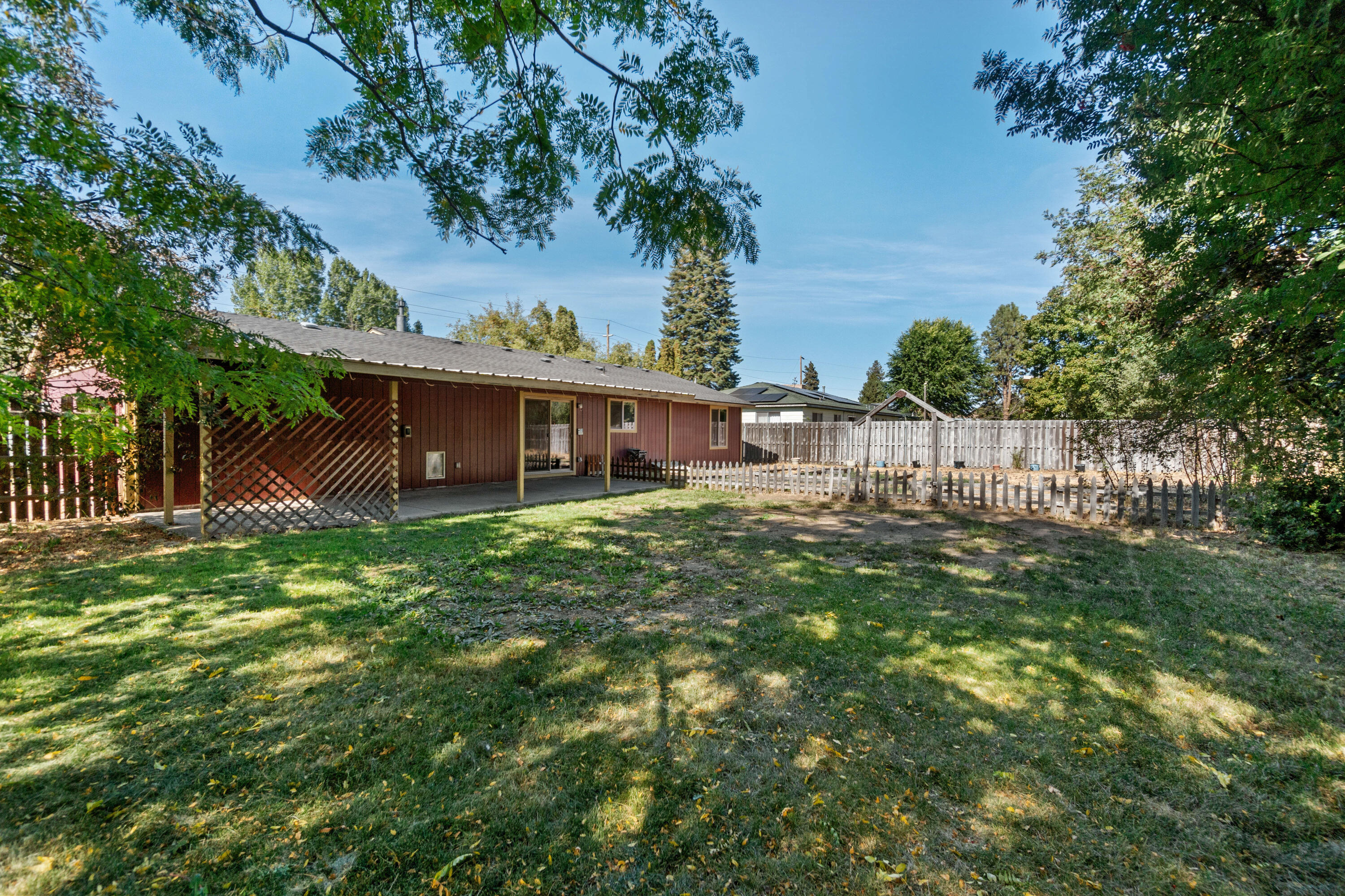 1120 Brookswood Boulevard