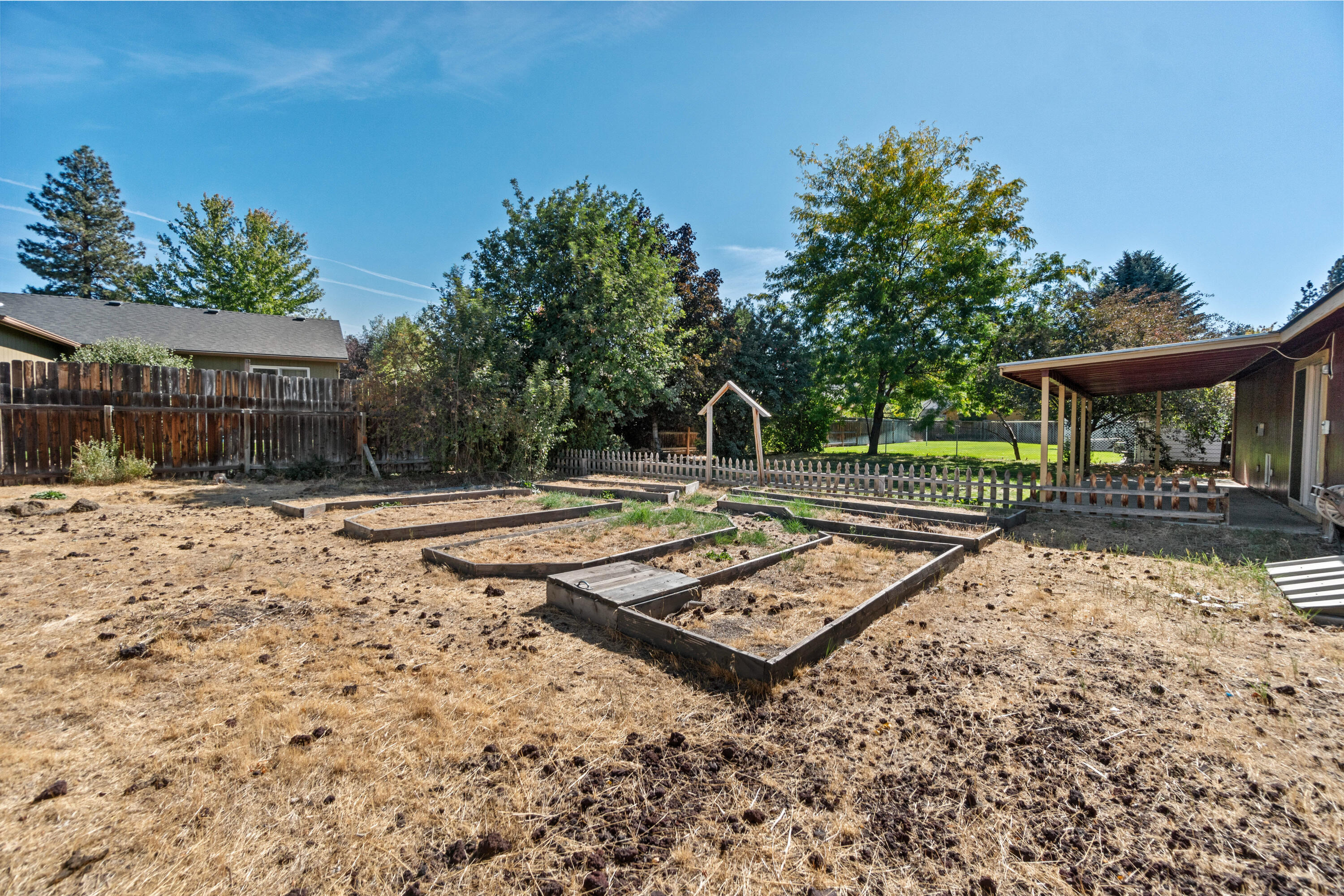 1120 Brookswood Boulevard