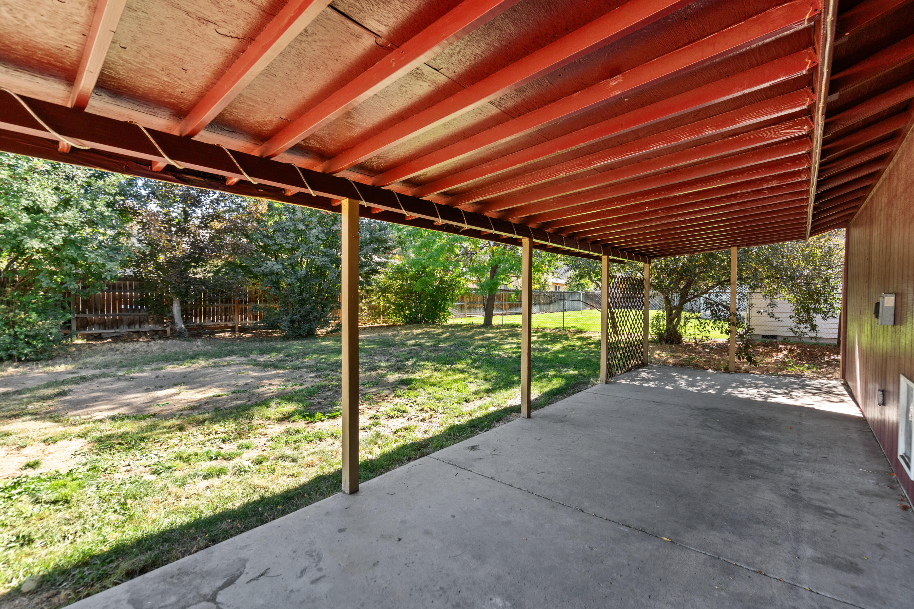 1120 Brookswood Boulevard