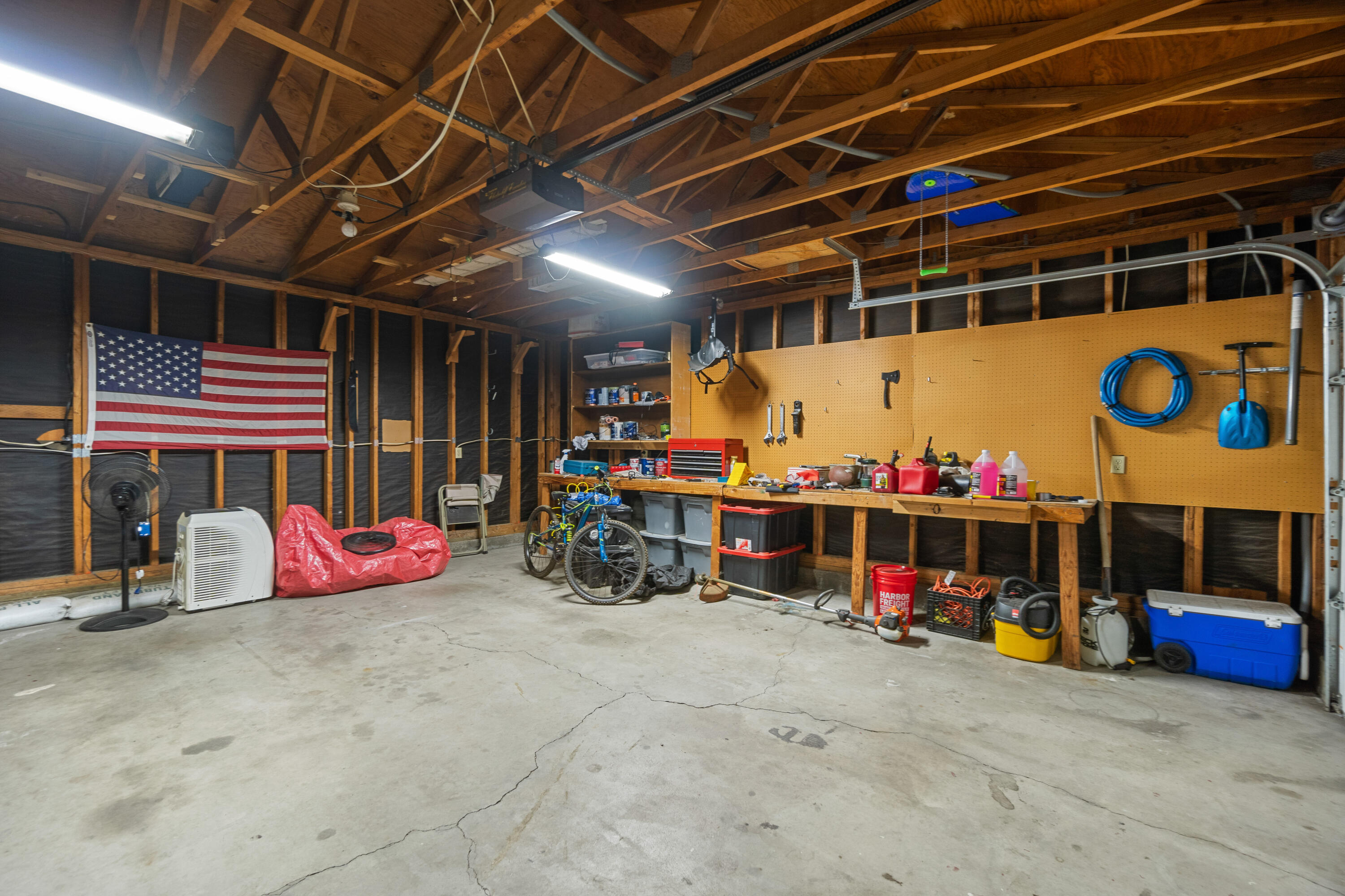 1120 Brookswood Boulevard