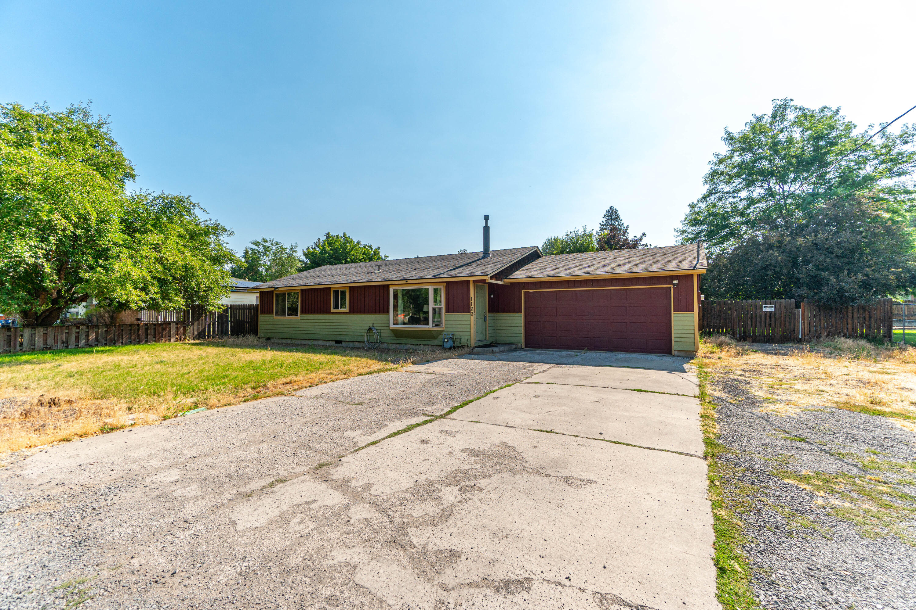 1120 Brookswood Boulevard