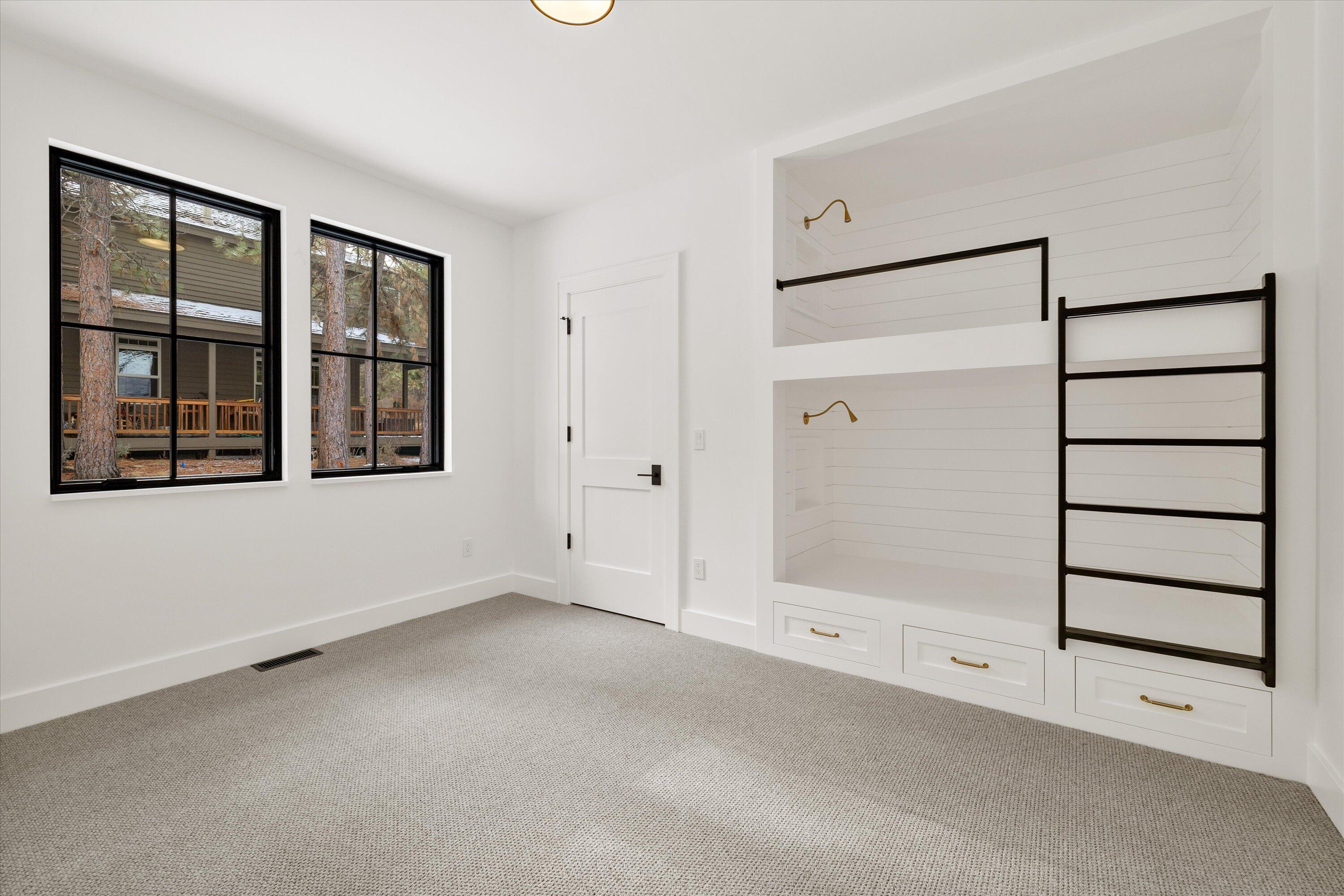 60030 River Bluff Trail