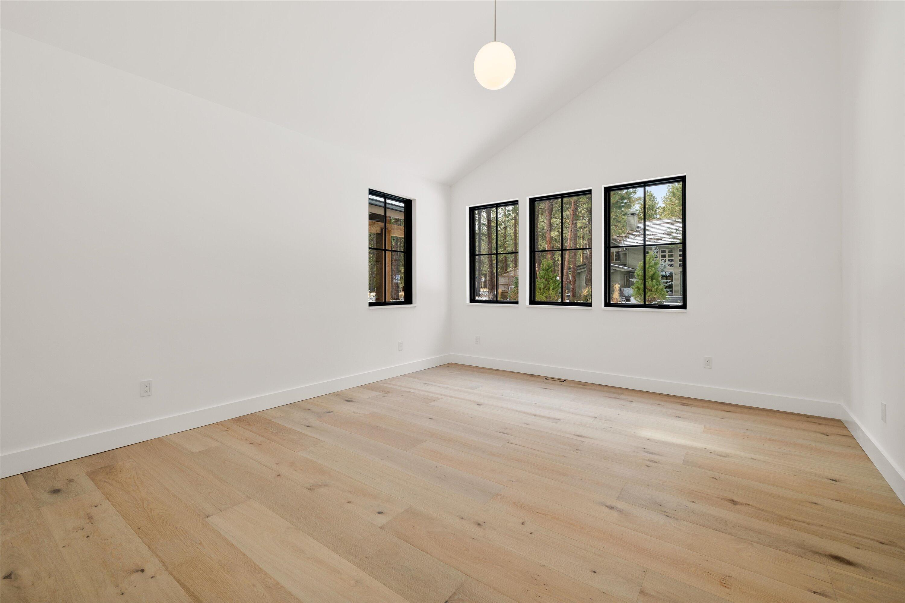 60030 River Bluff Trail