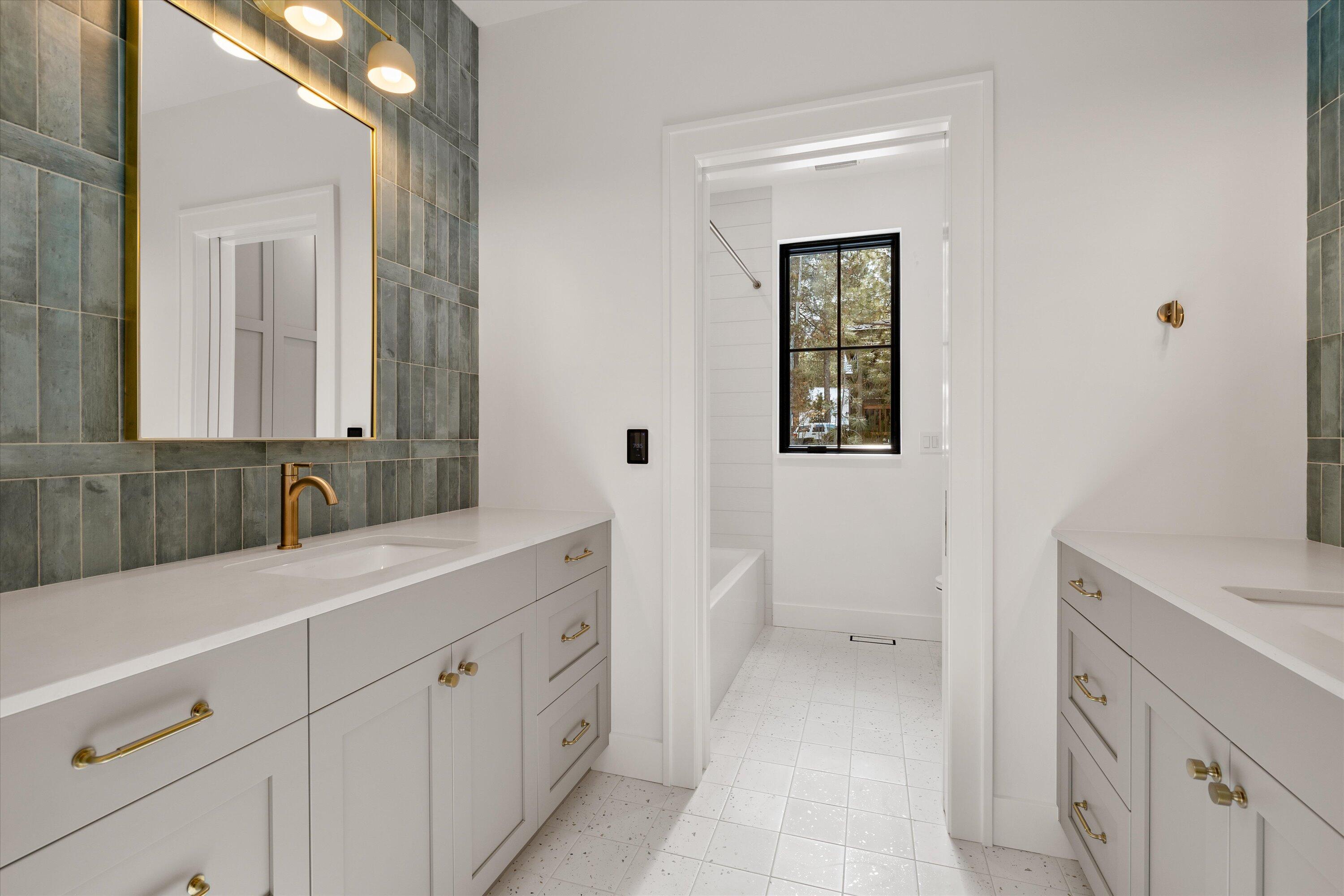 60030 River Bluff Trail