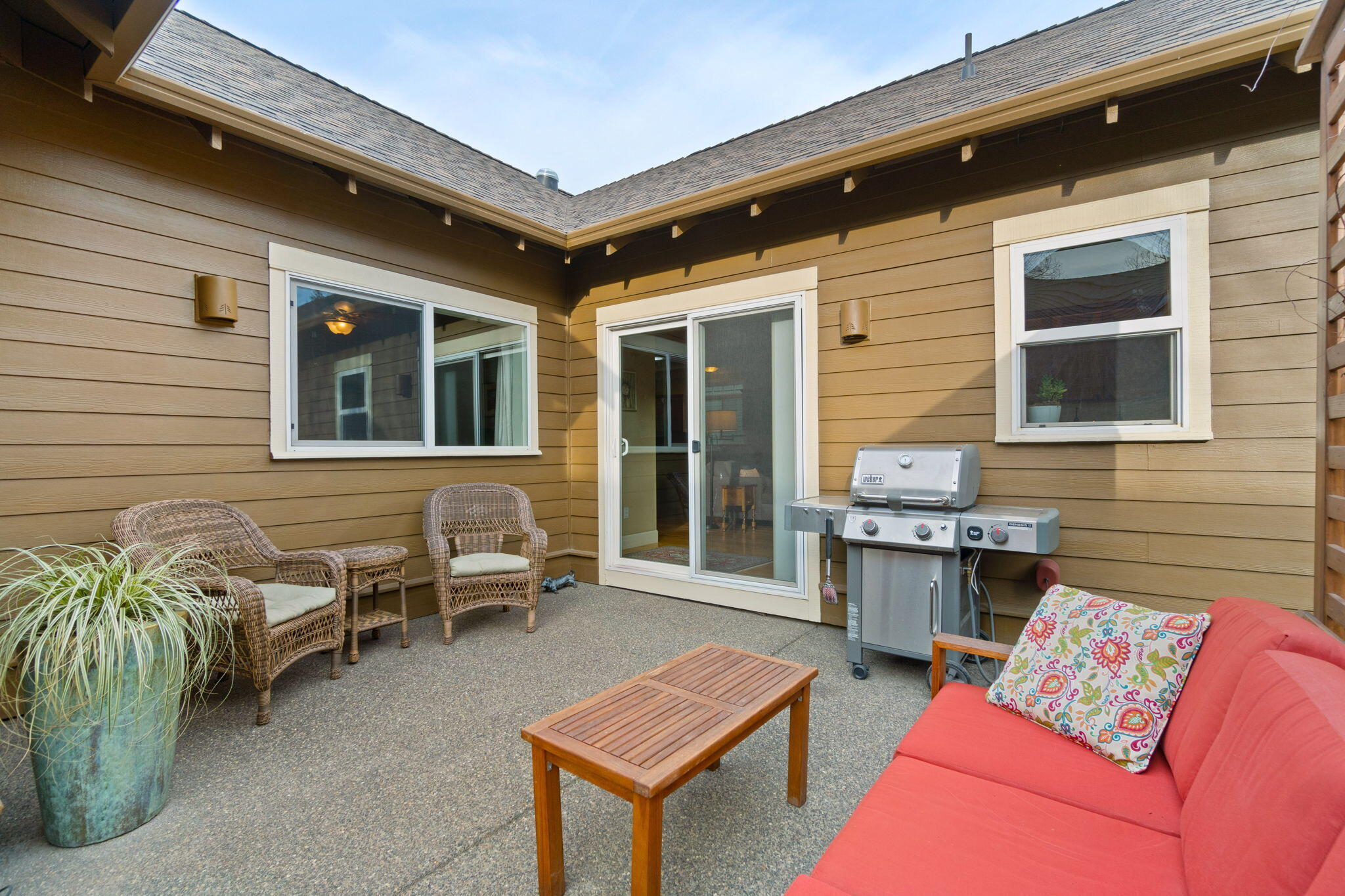 19341 SW Laurelhurst Way