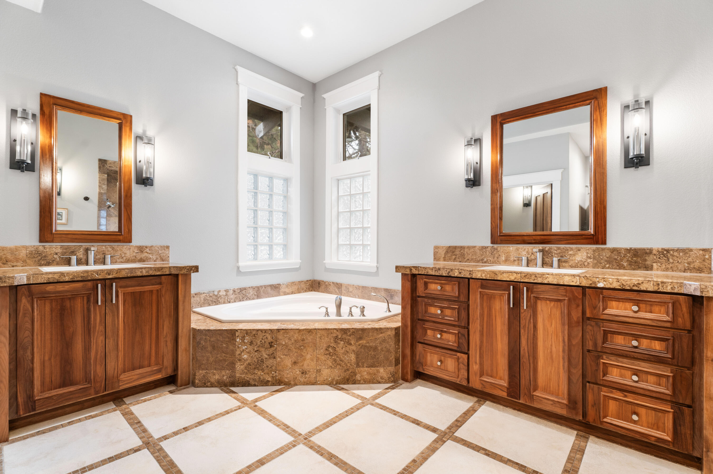 3230 NW Prairie Place