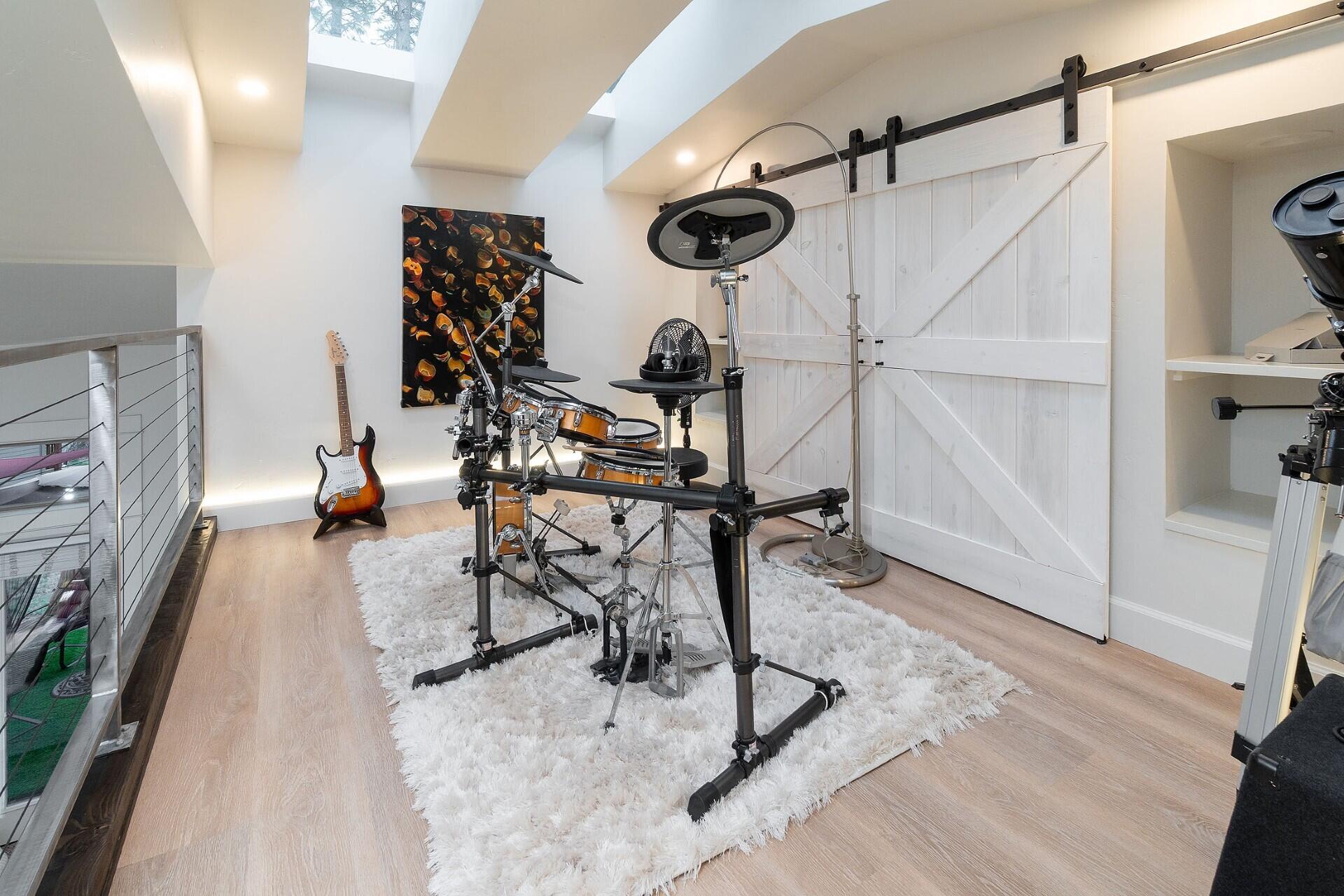 60486 Seventh Mountain Drive