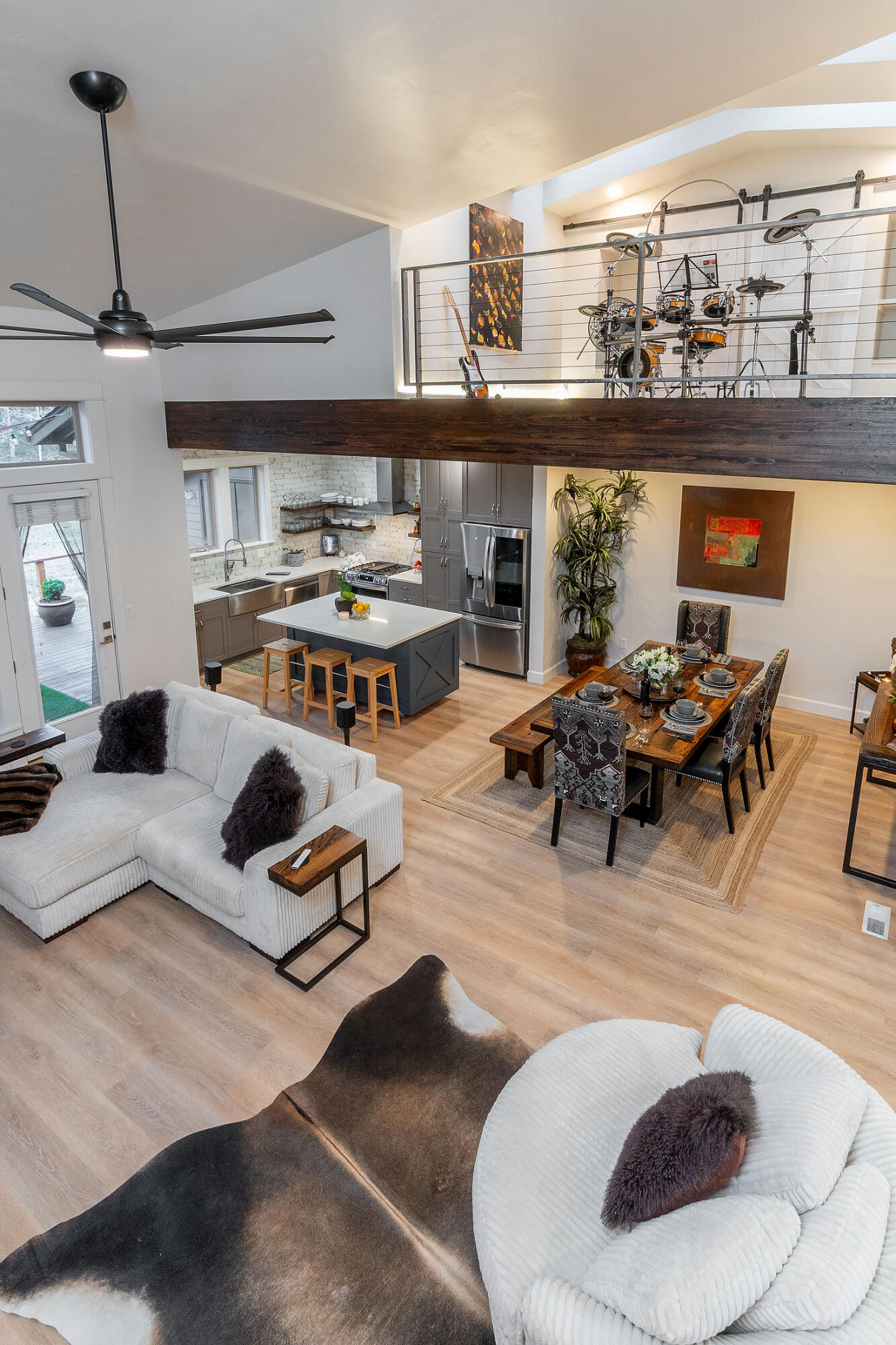 60486 Seventh Mountain Drive