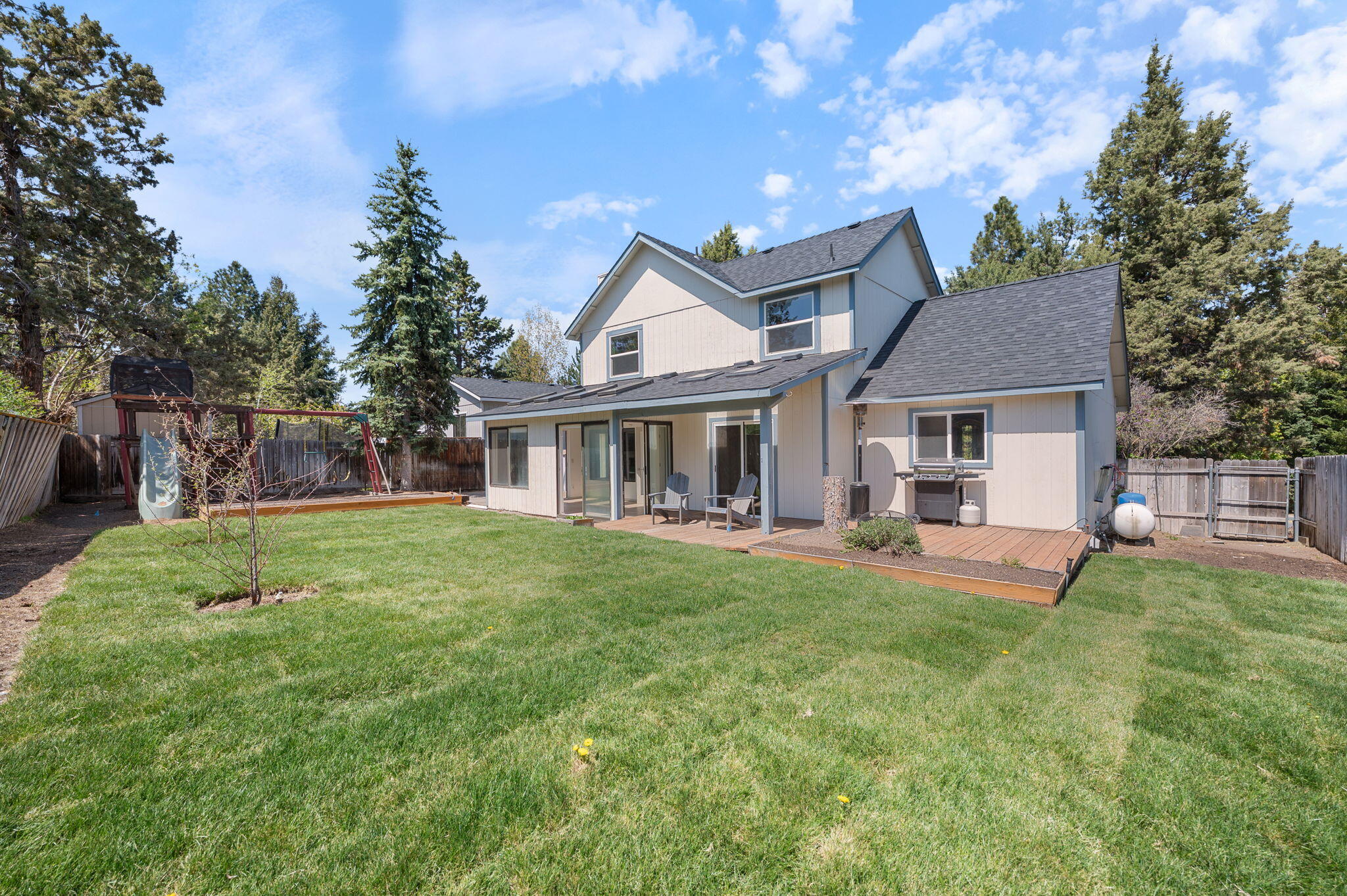 1993 NE Red Rock Lane
