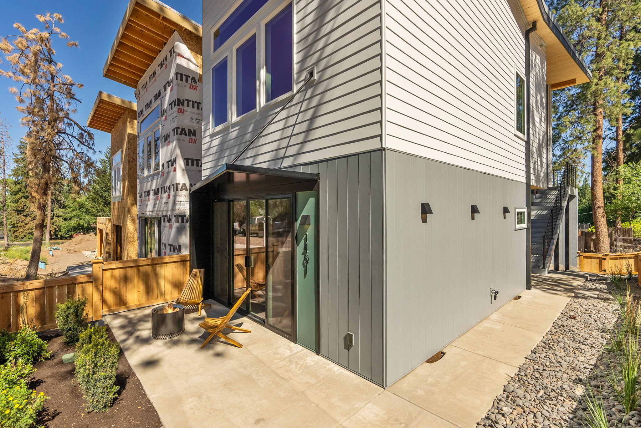 980 NE Norton Avenue
