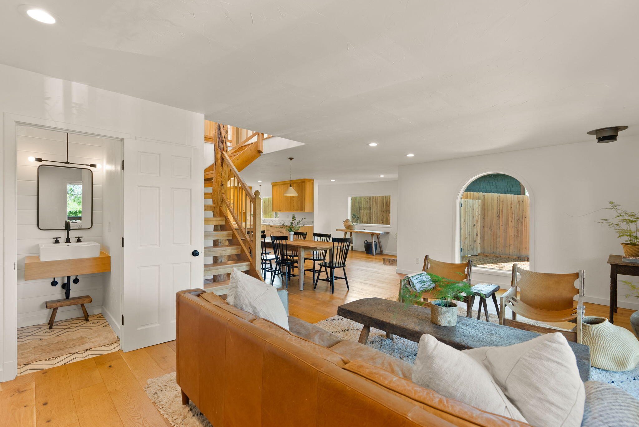 104 NW Northwest Congress Street