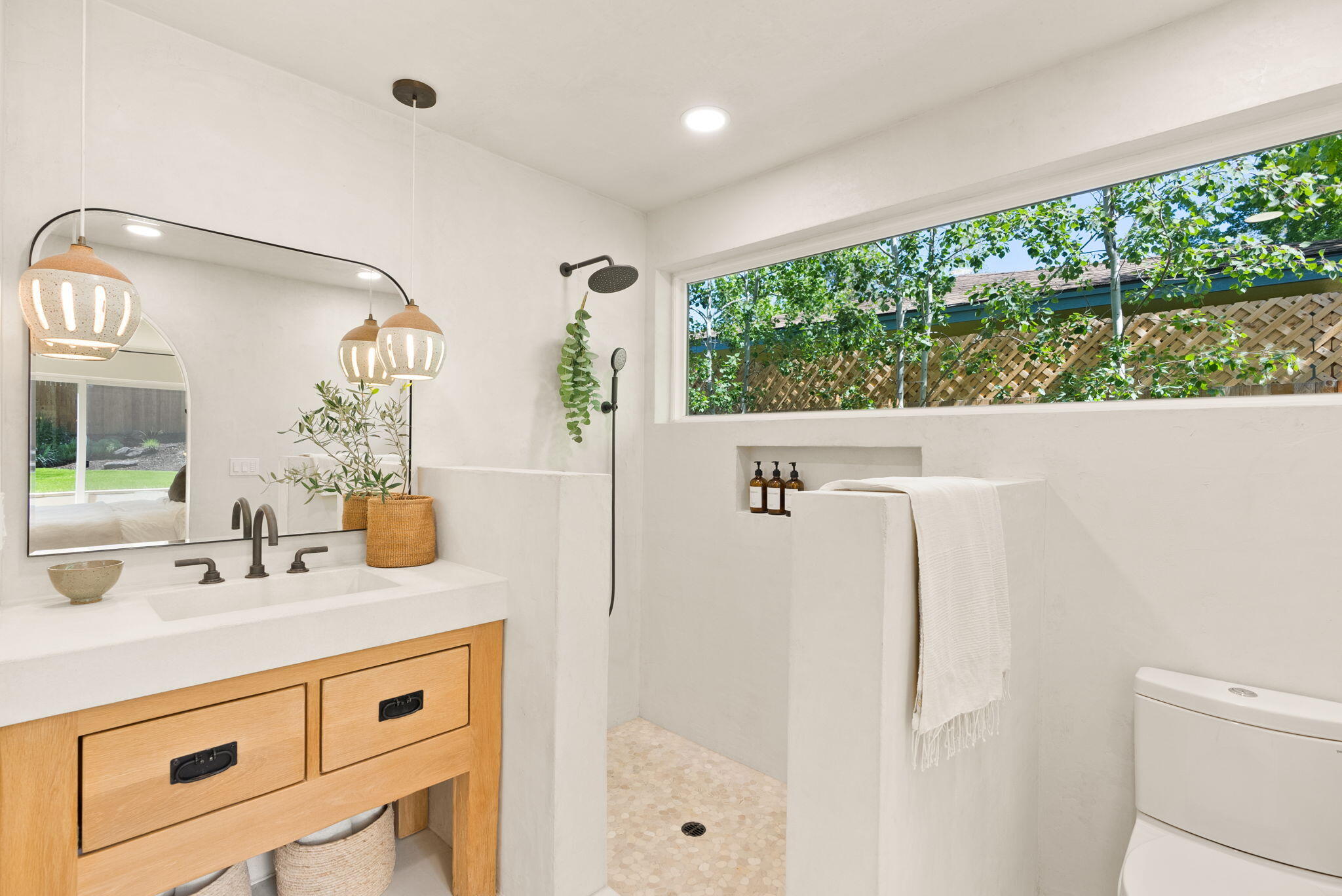 104 NW Northwest Congress Street