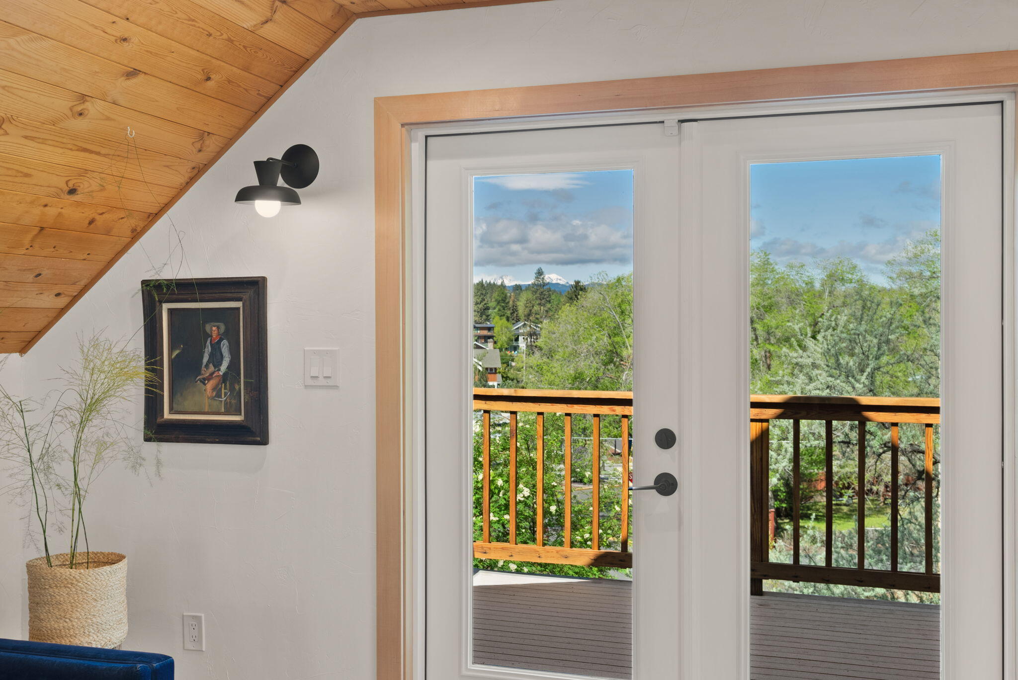 104 NW Northwest Congress Street