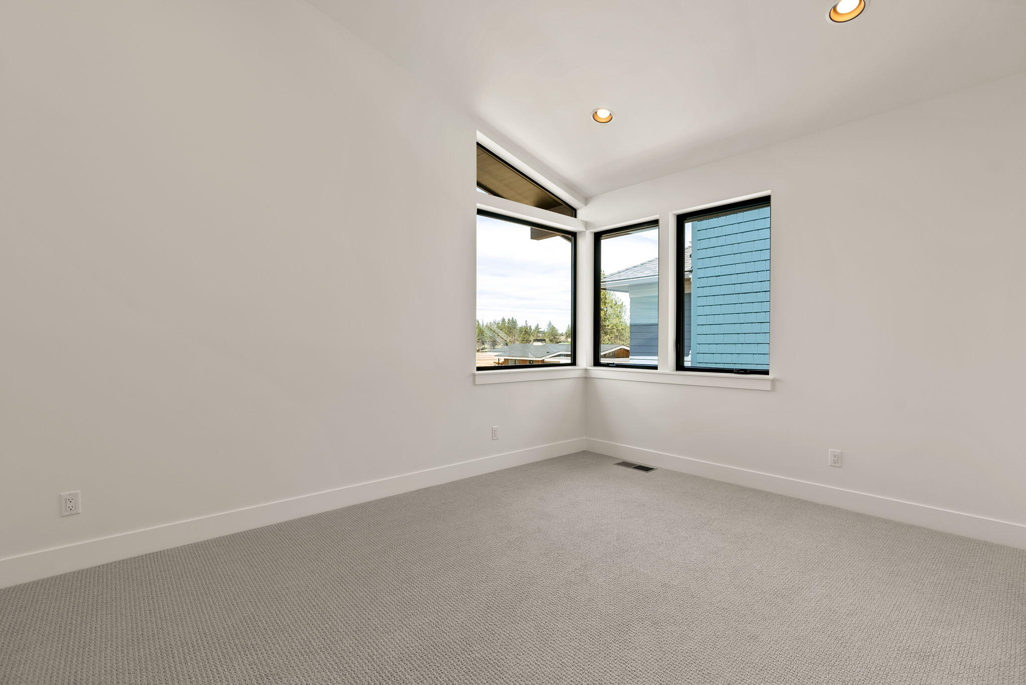 2988 NW Polarstar Avenue