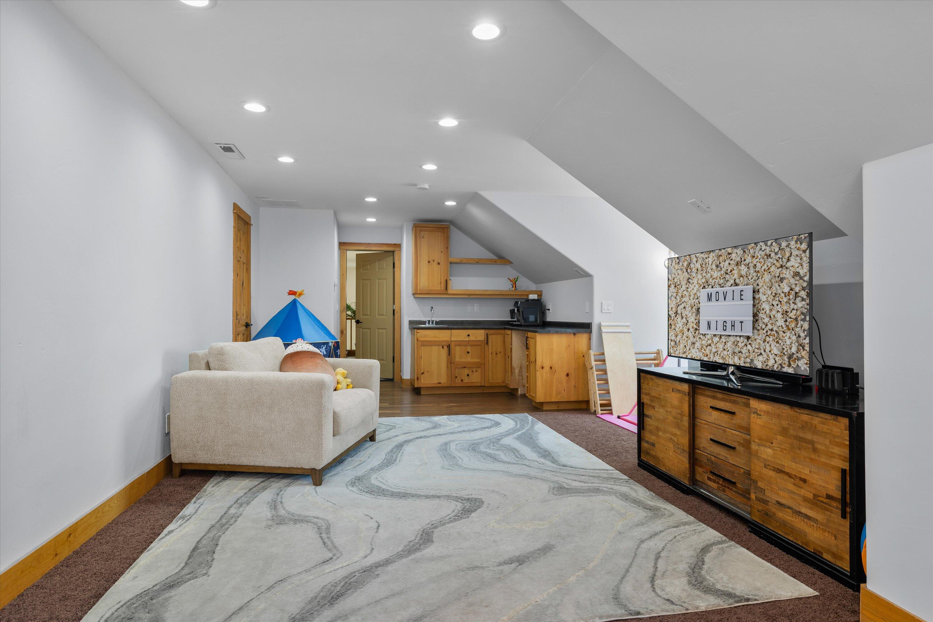 60808 Goldenwood Loop