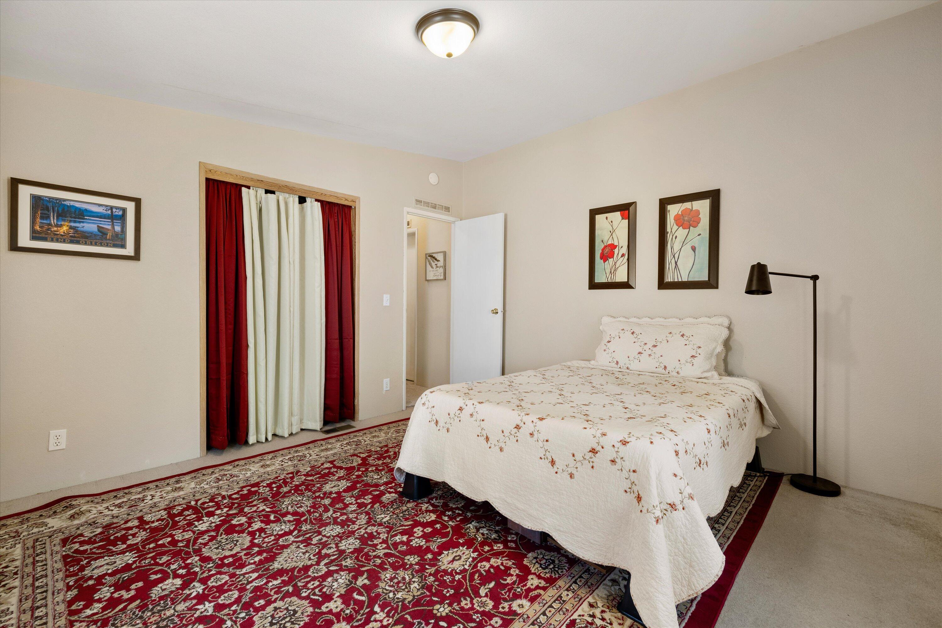 61060 Kings Lane, 106