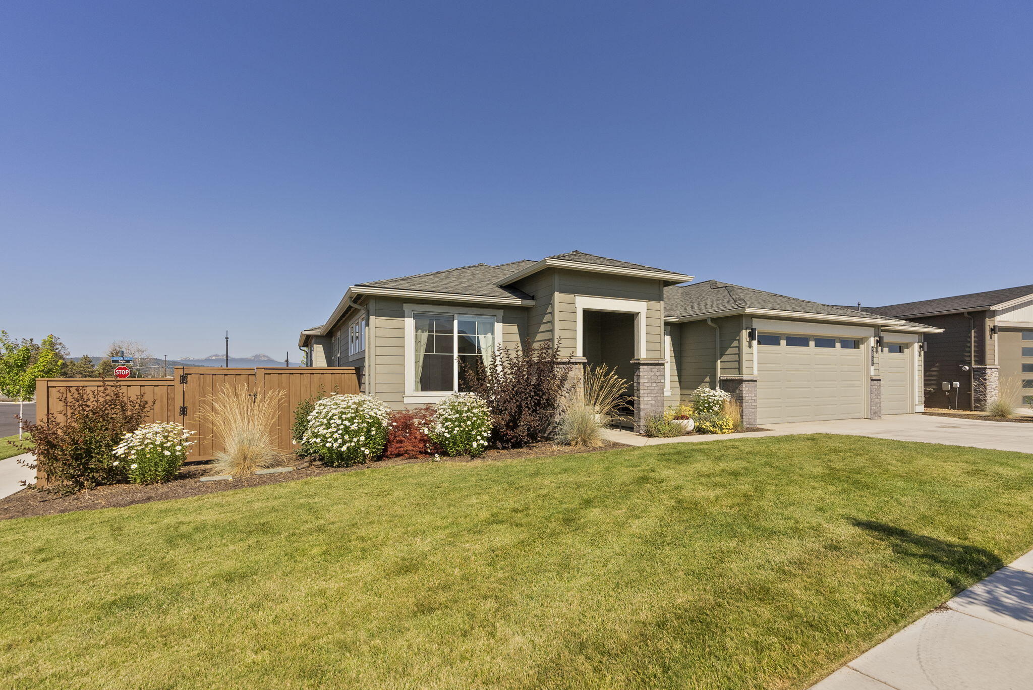 3811 NE Oakside