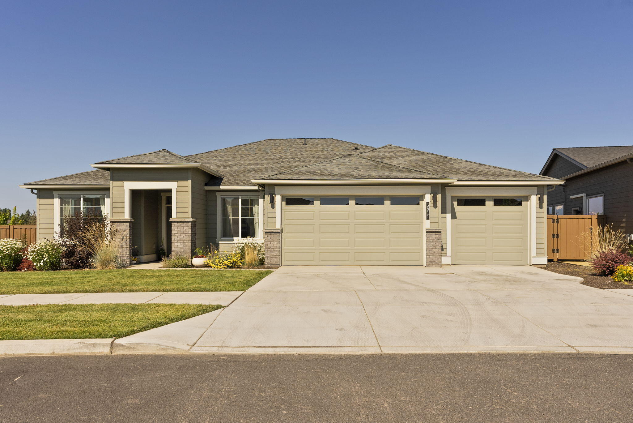 3811 NE Oakside