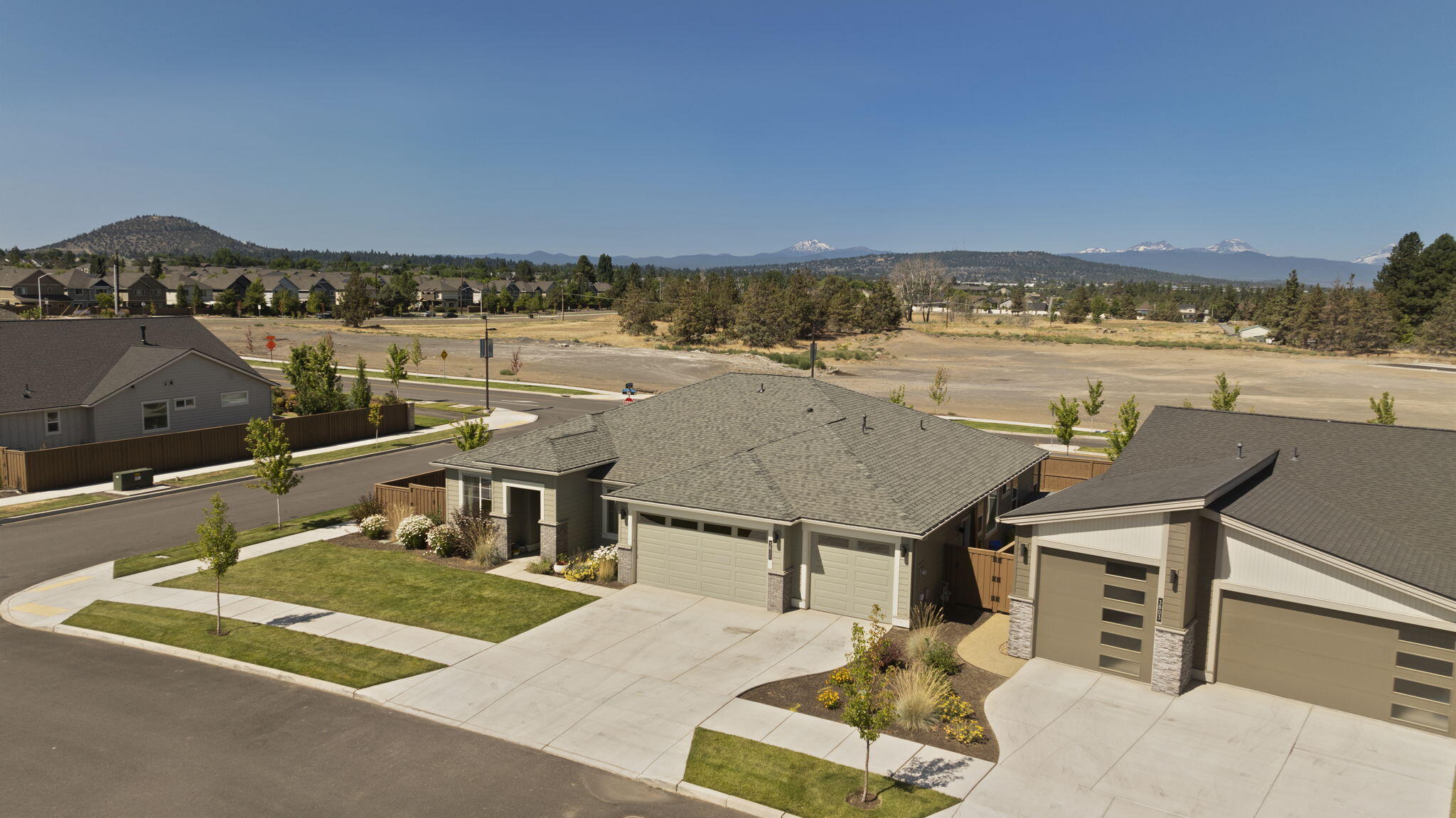 3811 NE Oakside