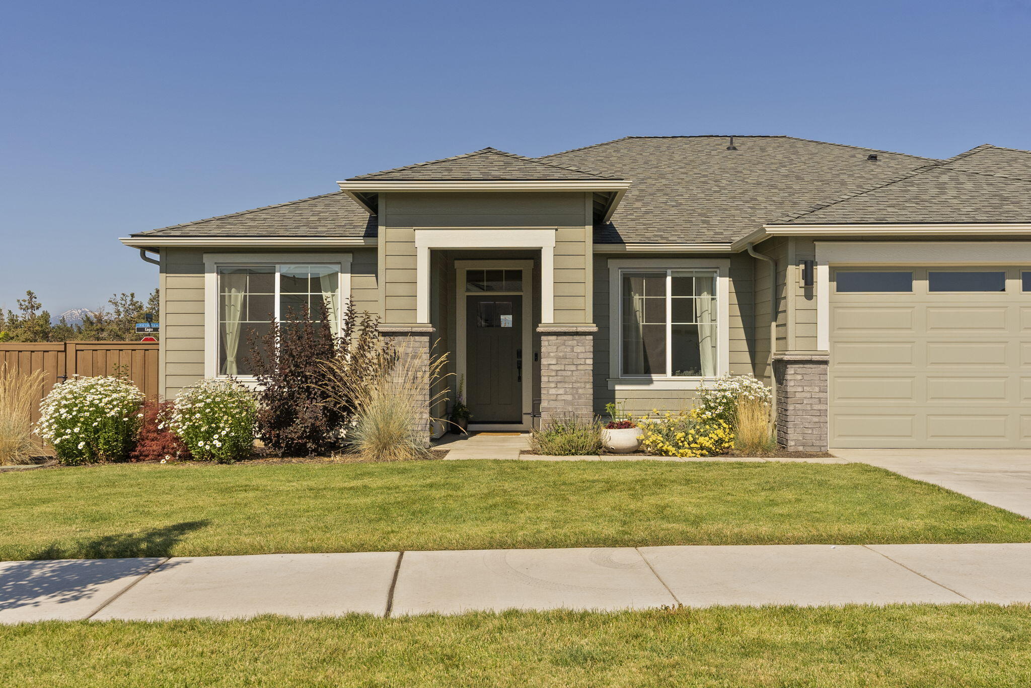 3811 NE Oakside