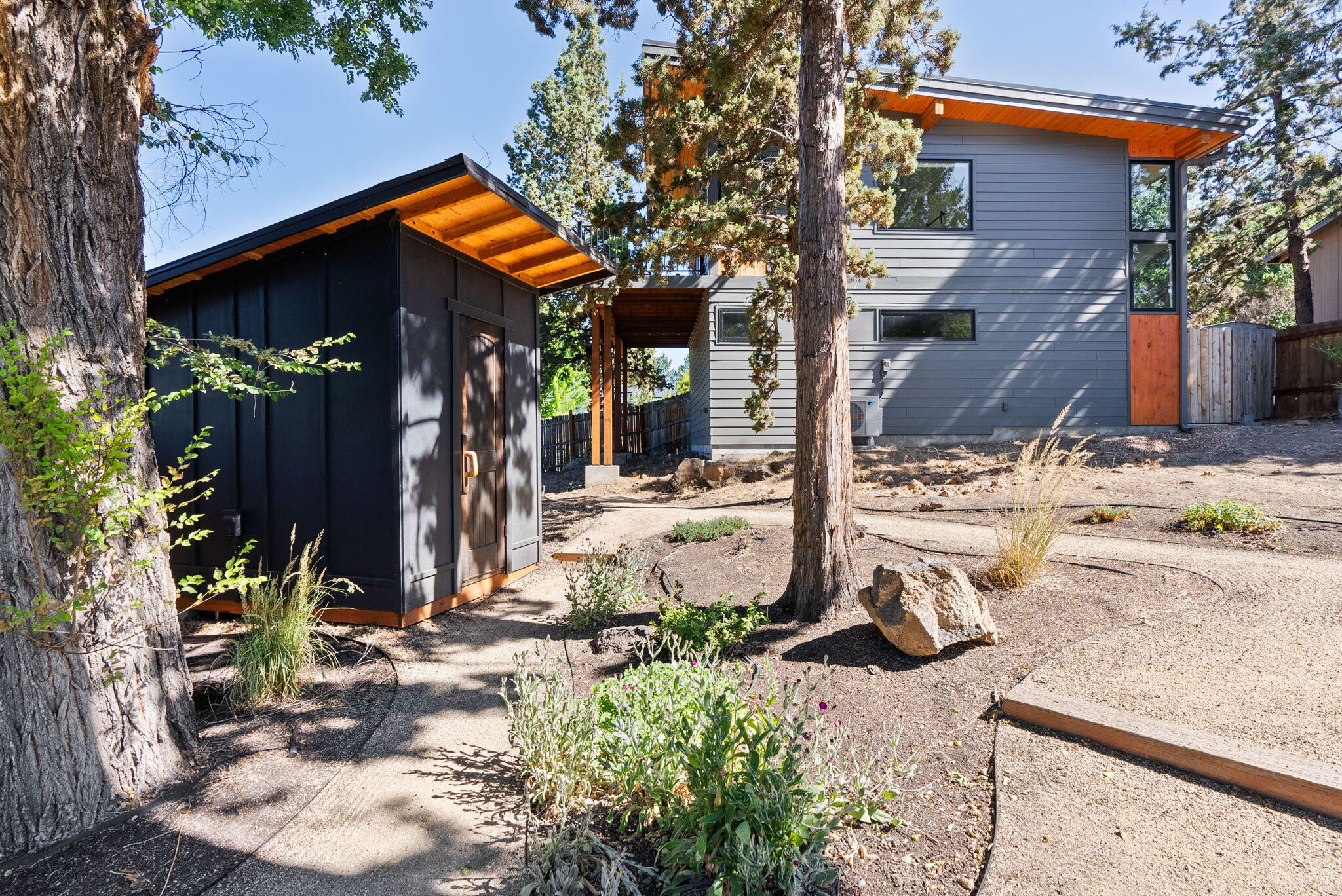 664 NE Quimby Avenue